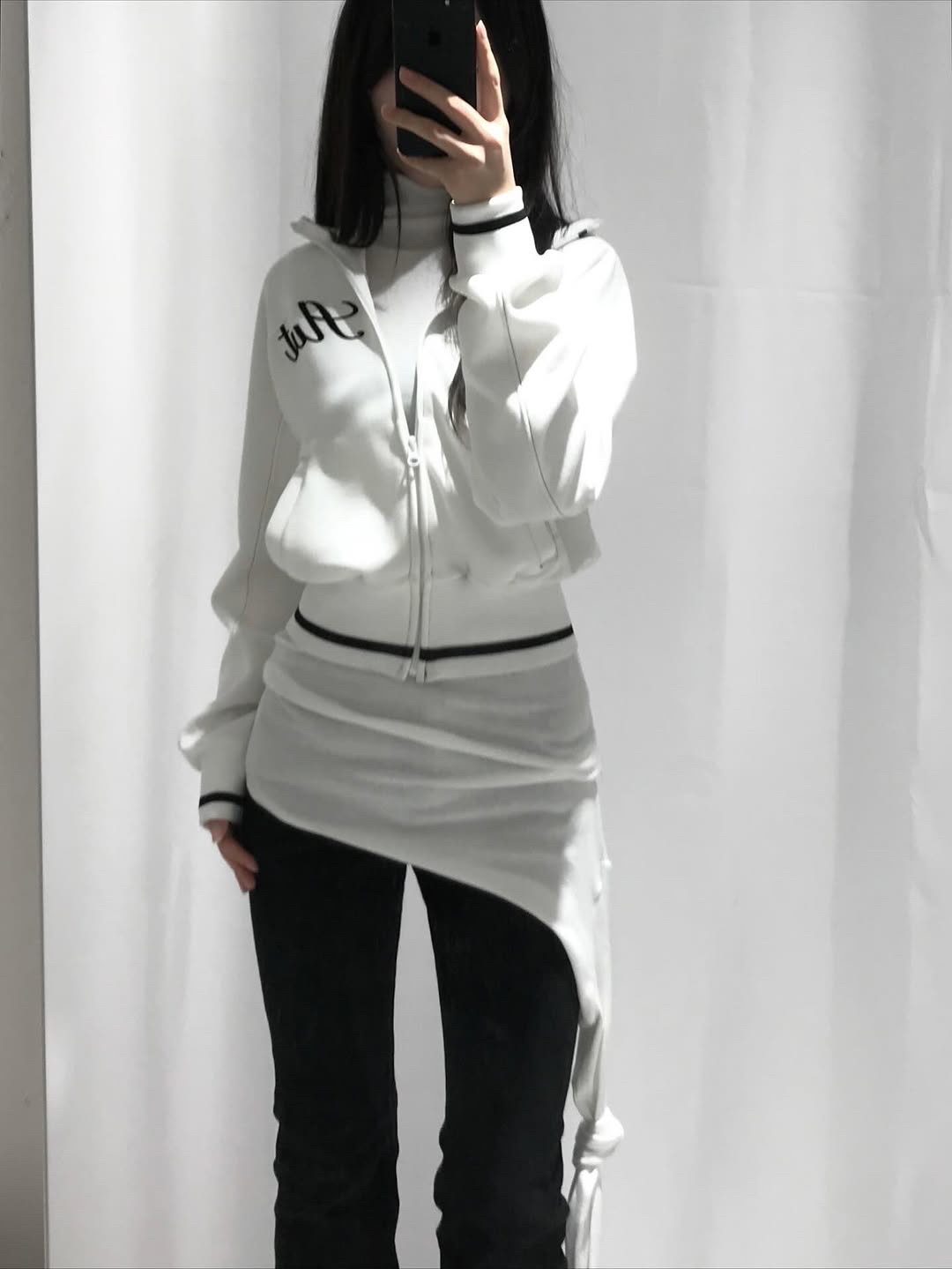[KREAM 단독] Bonnae Patch track jacket Black, [KREAM 단독] Bonnae Patch track jacket White 착용 스타일