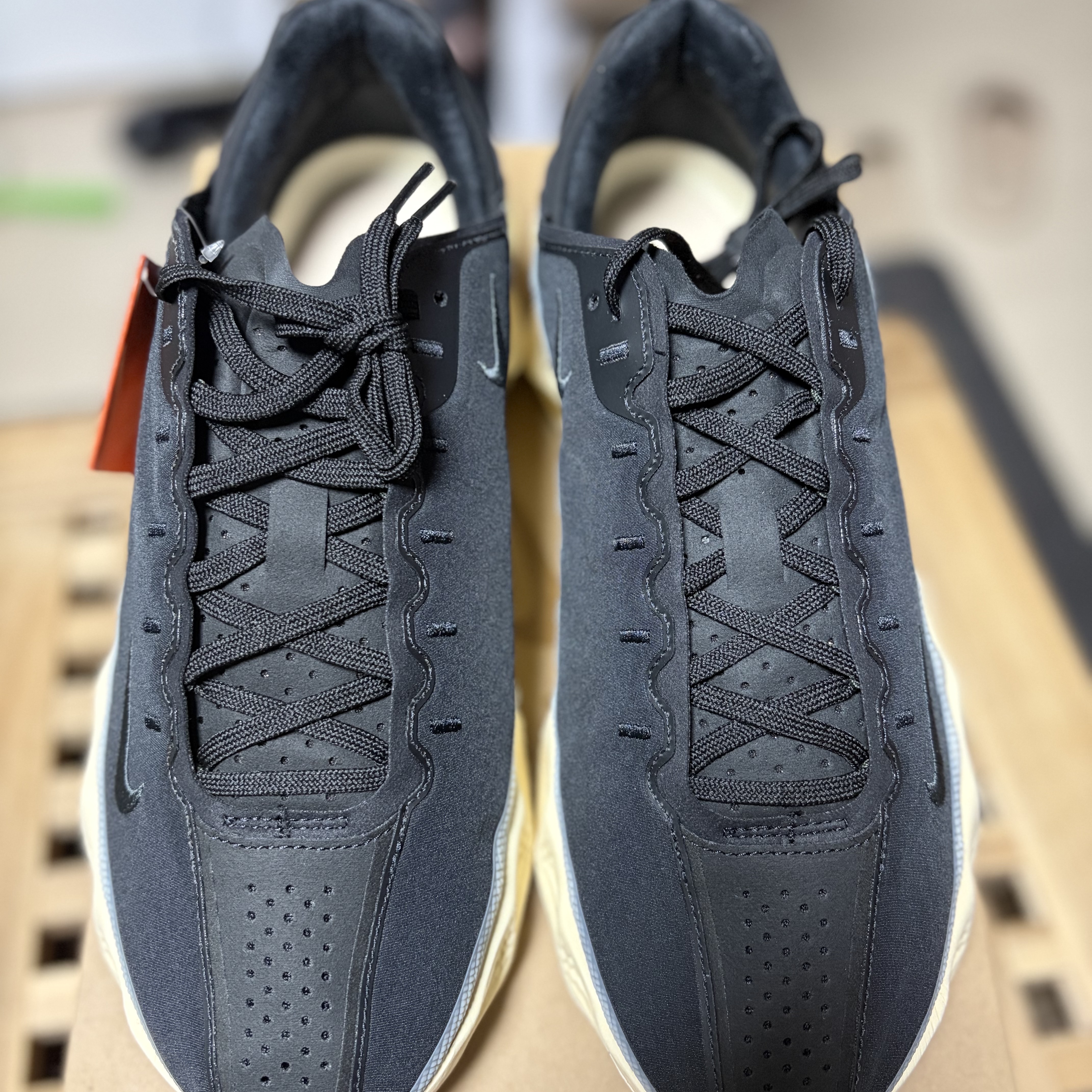 Nike Ava Rover Black Muslin 착용 스타일 - 4
