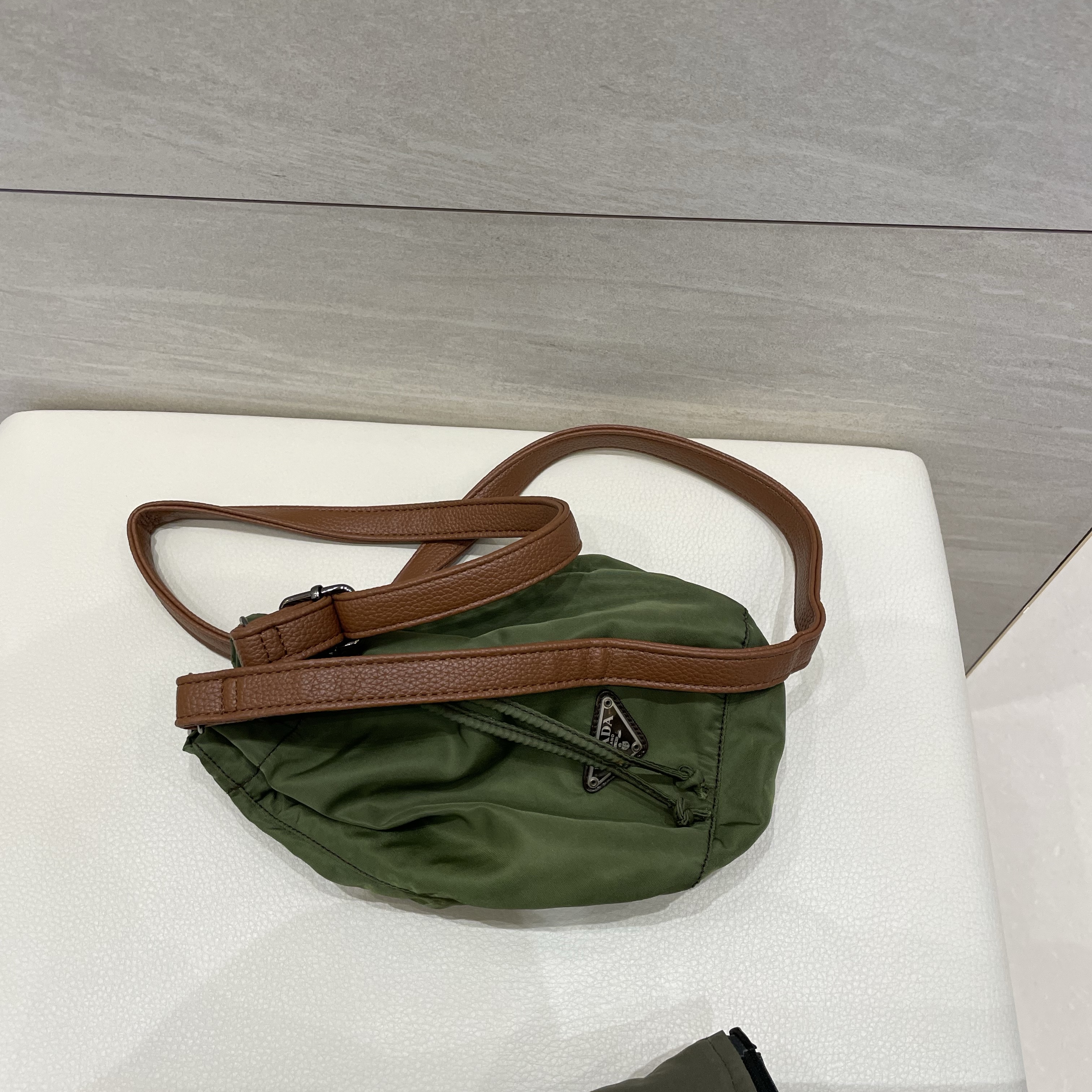 Prada Tessuto Nylon Pouch Black 착용 스타일