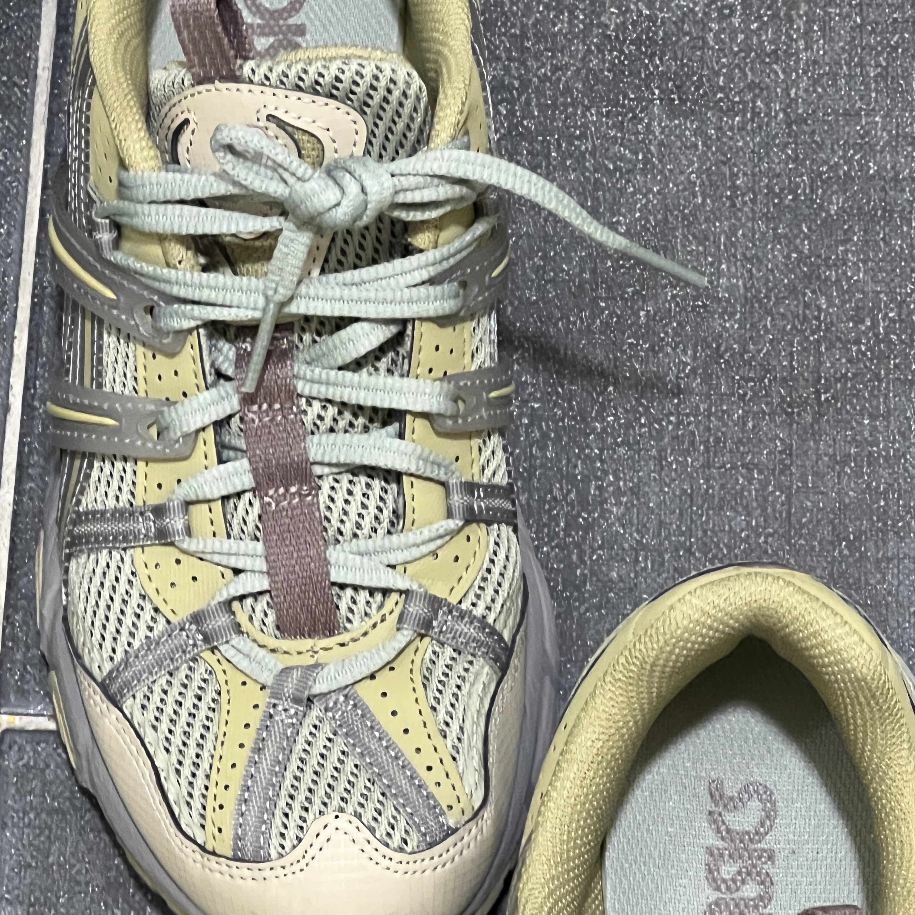 Asics Gel-Sonoma 15-50 Oyster Grey 착용 스타일