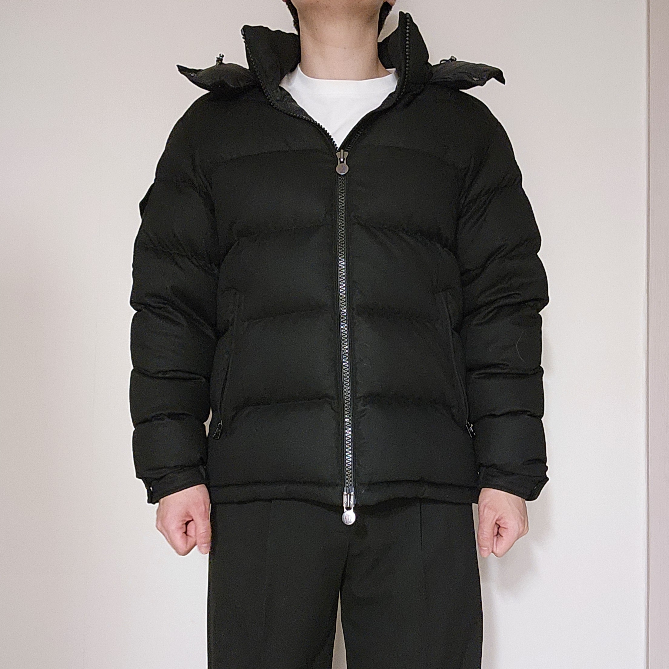 Moncler Montgenevre Short Down Jacket Black - 24FW 착용 스타일 - 2