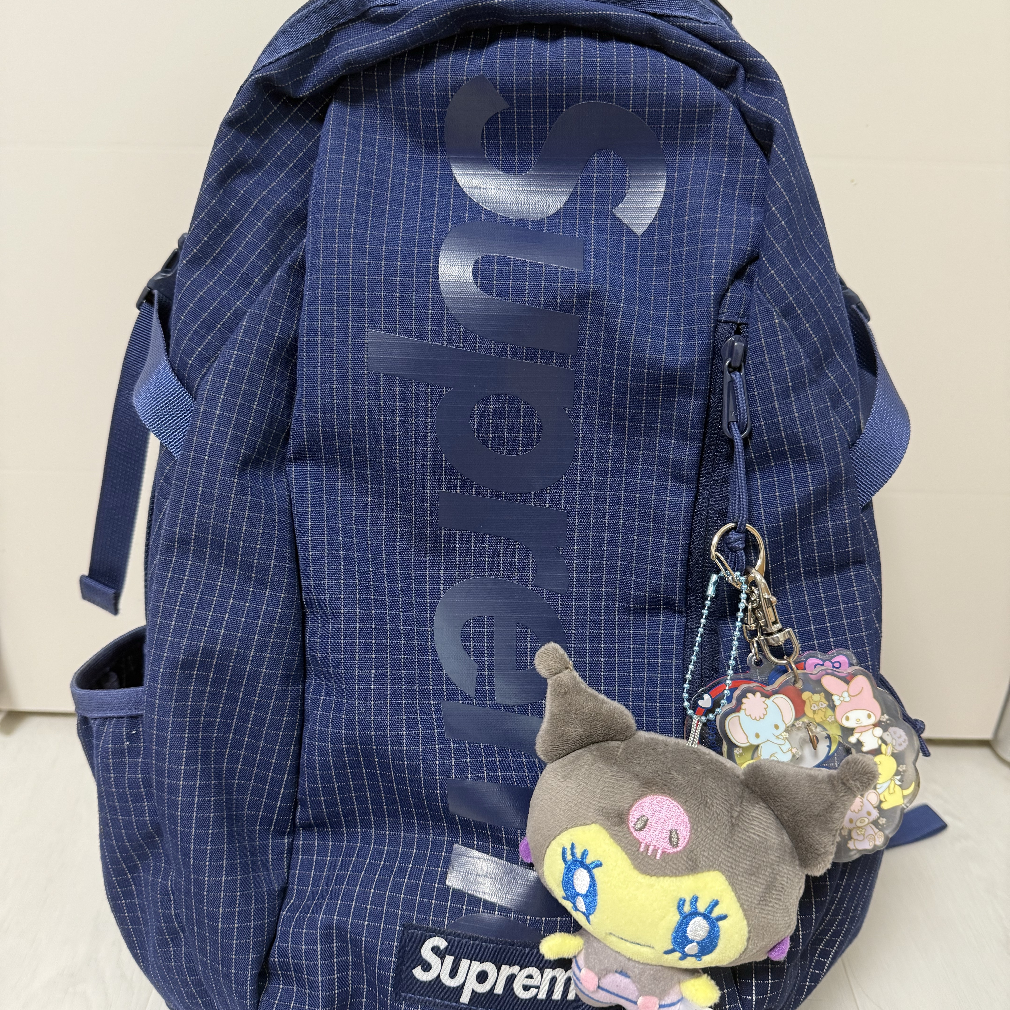 Supreme Backpack Navy - 24SS 착용 스타일
