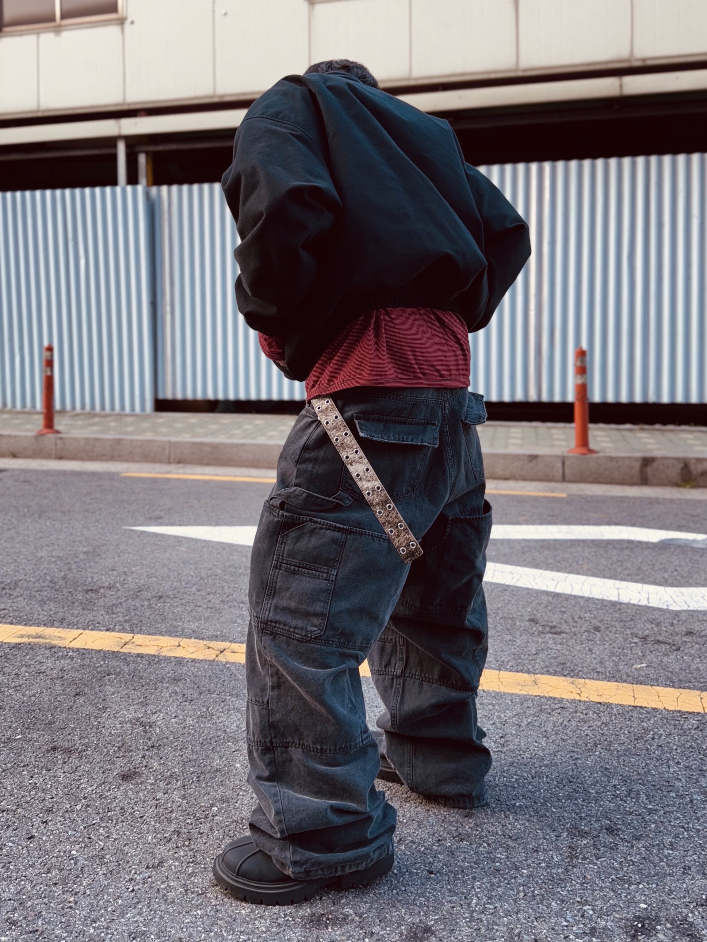 Nonnod Moleskine Bomber Jacket Matt Black, MJD x Kamien Double Hole Belt Oak Brown 착용 스타일 - 1