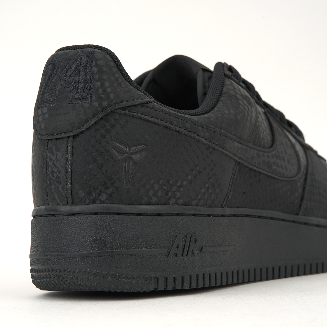나이키 x 코비 브라이언트 에어포스 1 로우 블랙(Nike x Kobe Bryant Air Force 1 Low Black) - 8