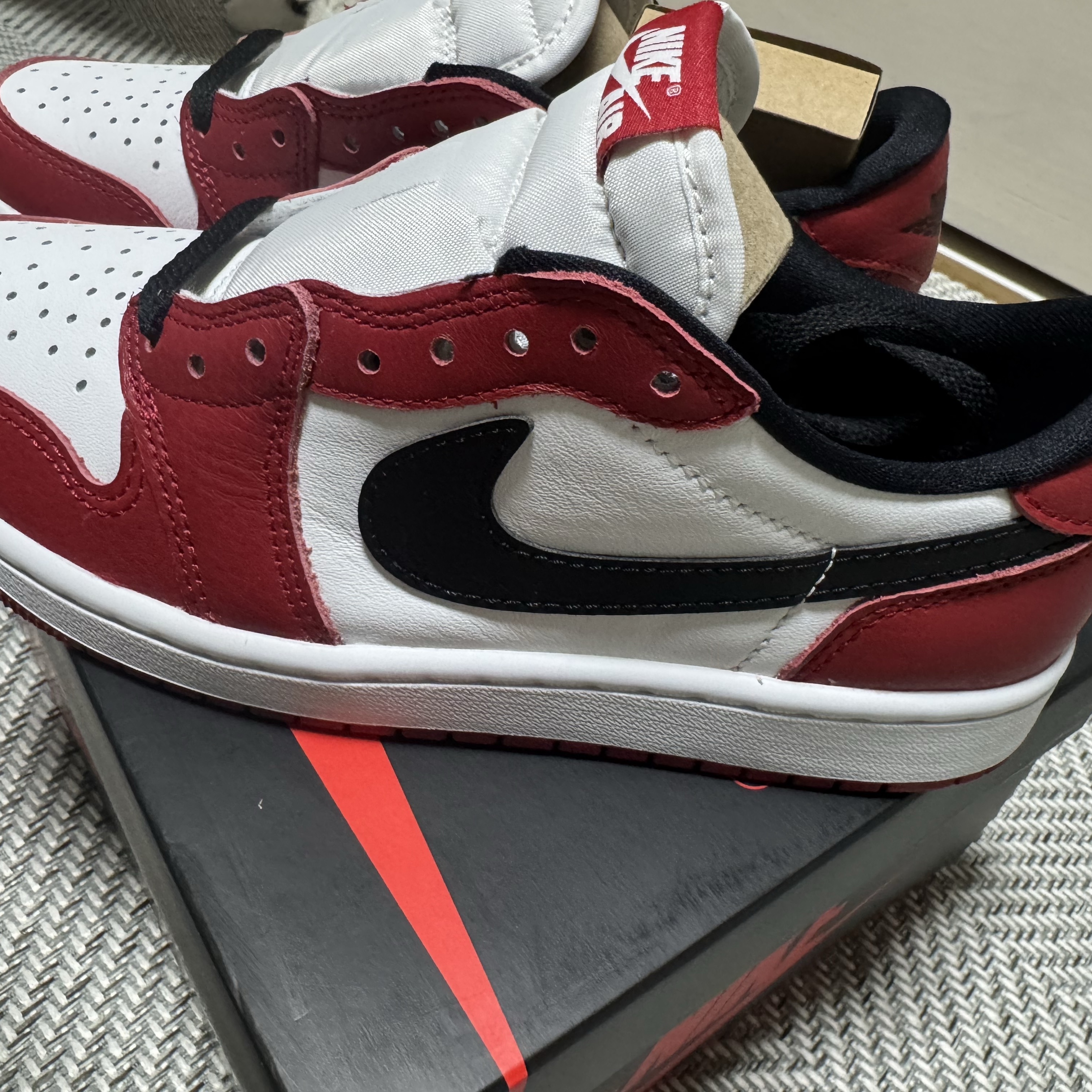 Jordan 1 Retro Low OG Chicago 착용 스타일 - 2