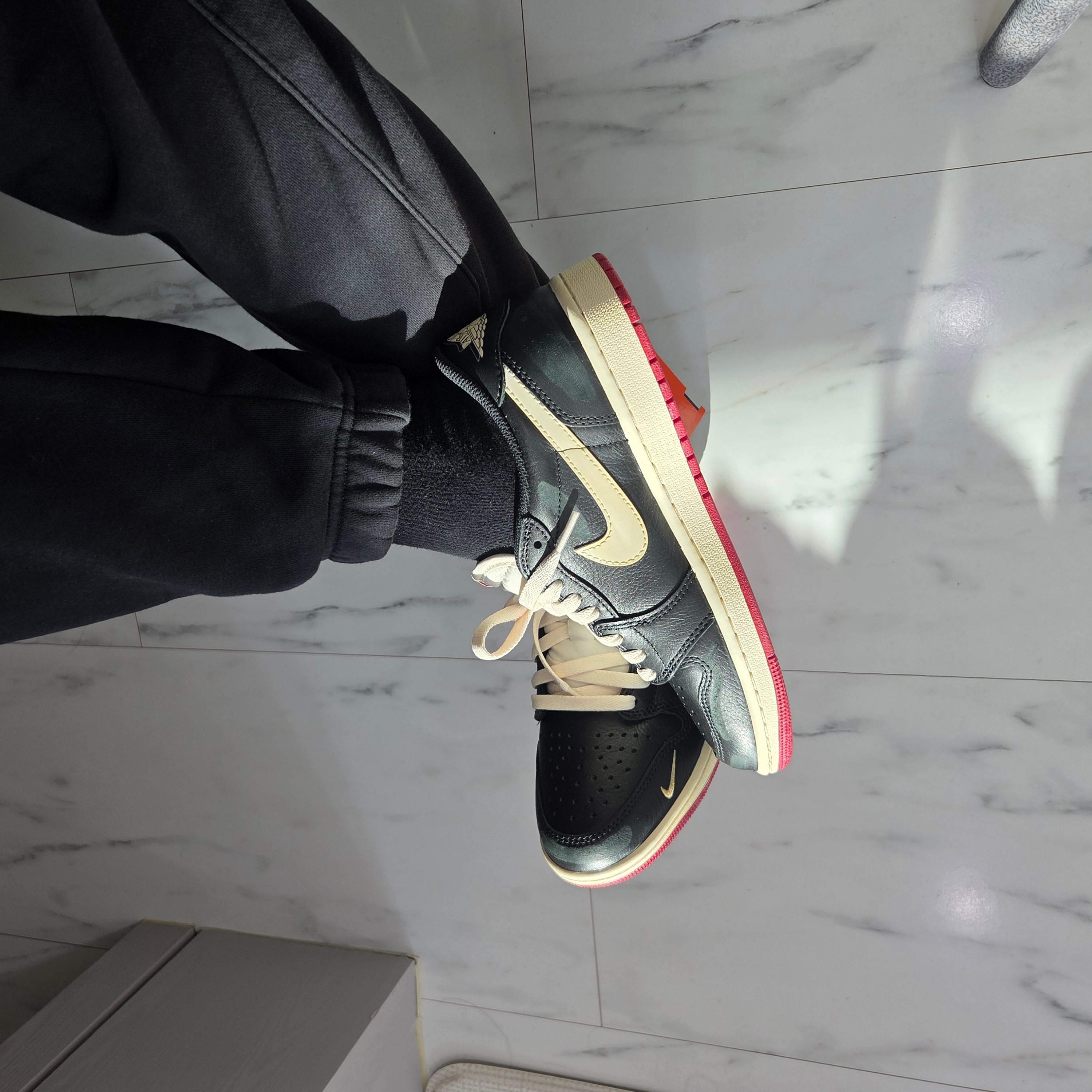 Jordan 1 x Nigel Sylvester Retro Low OG Better With Time 착용 스타일