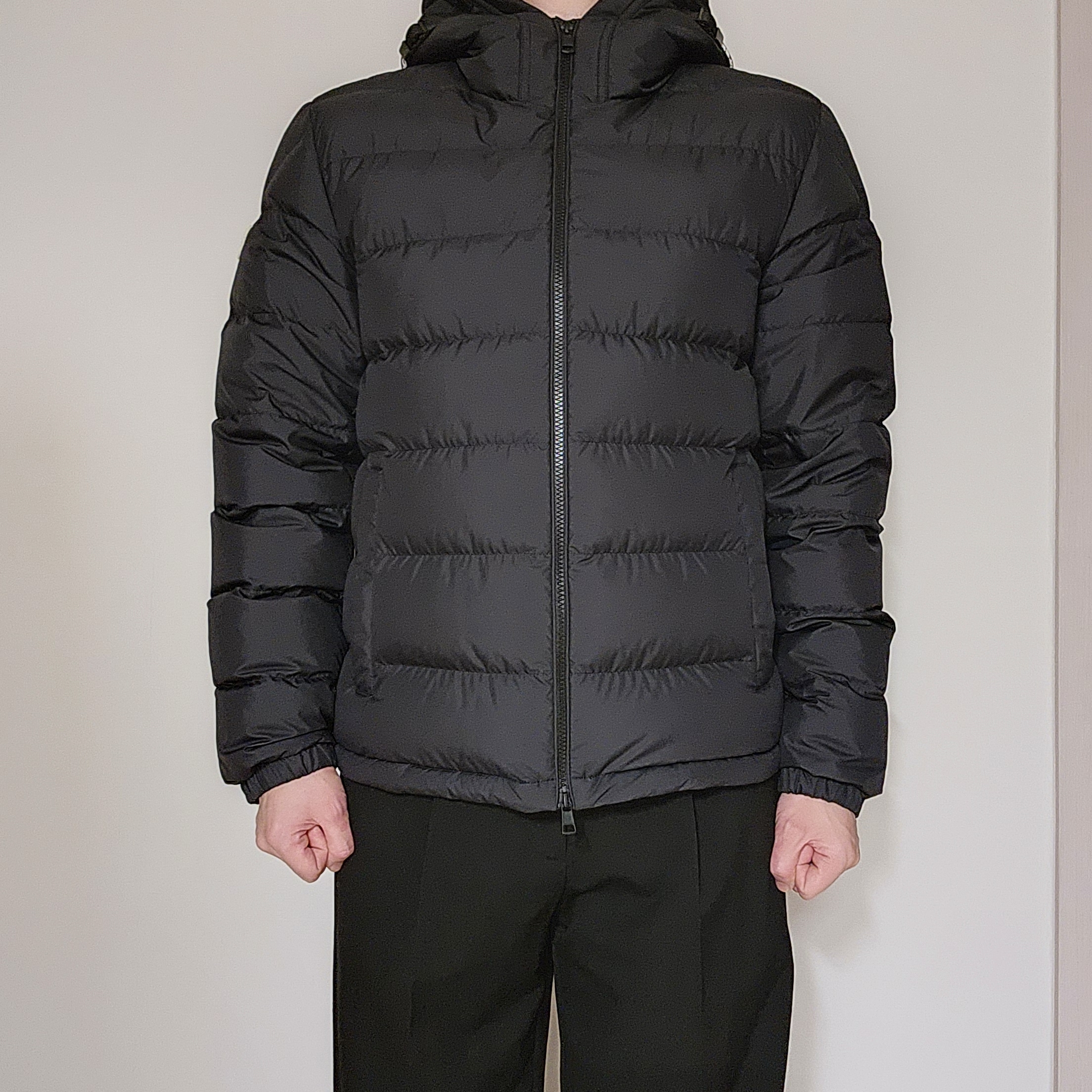 Moncler Laveraet Hooded Short Down Jacket Black - 25FW 착용 스타일 - 2