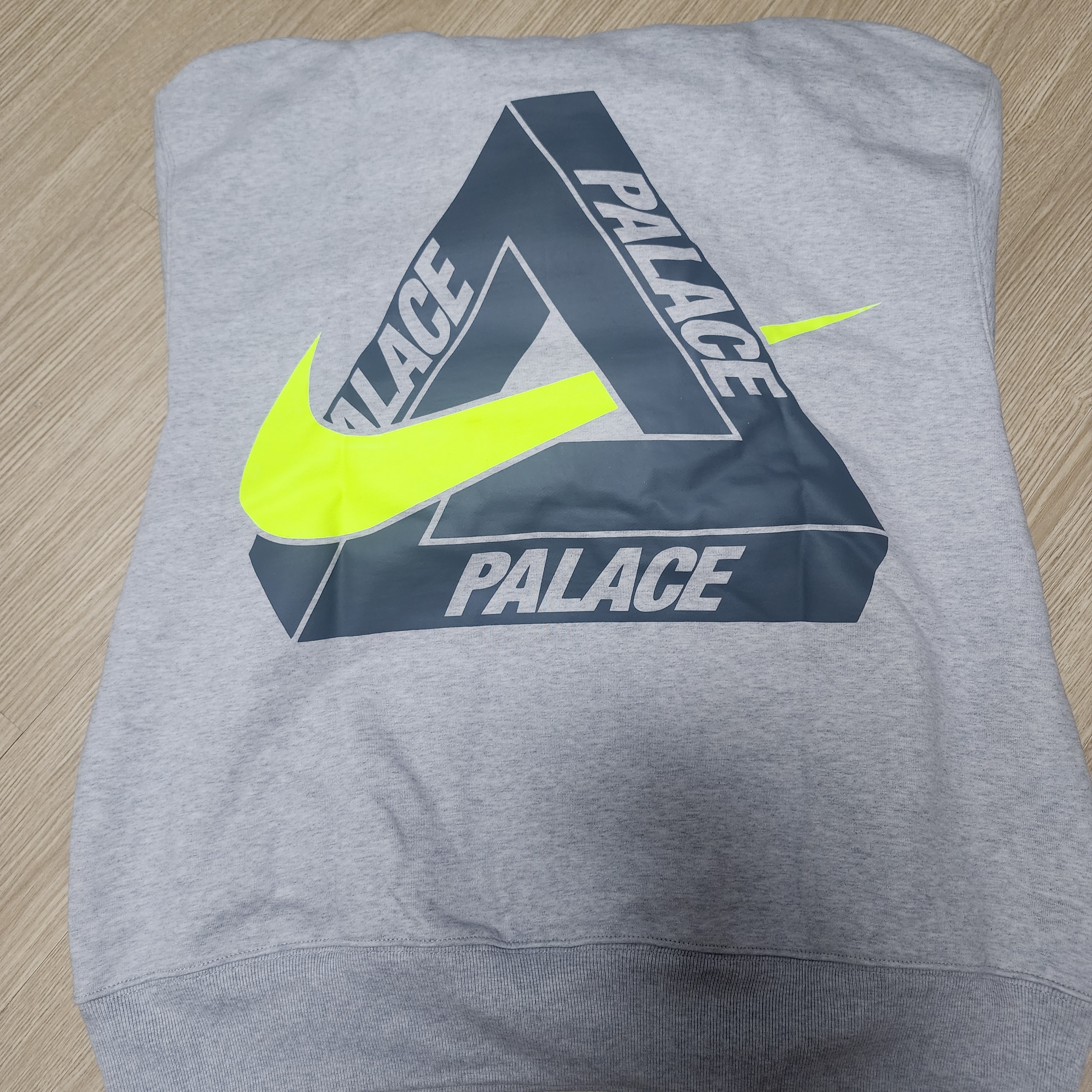Palace x Nike Tri Swoosh Hood Grey Marl - 25FW 착용 스타일
