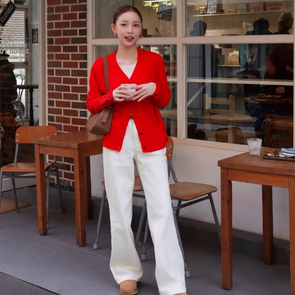 Blue Sunflower Bloom Rems Wool Cardigan Red 착용 스타일 - 1