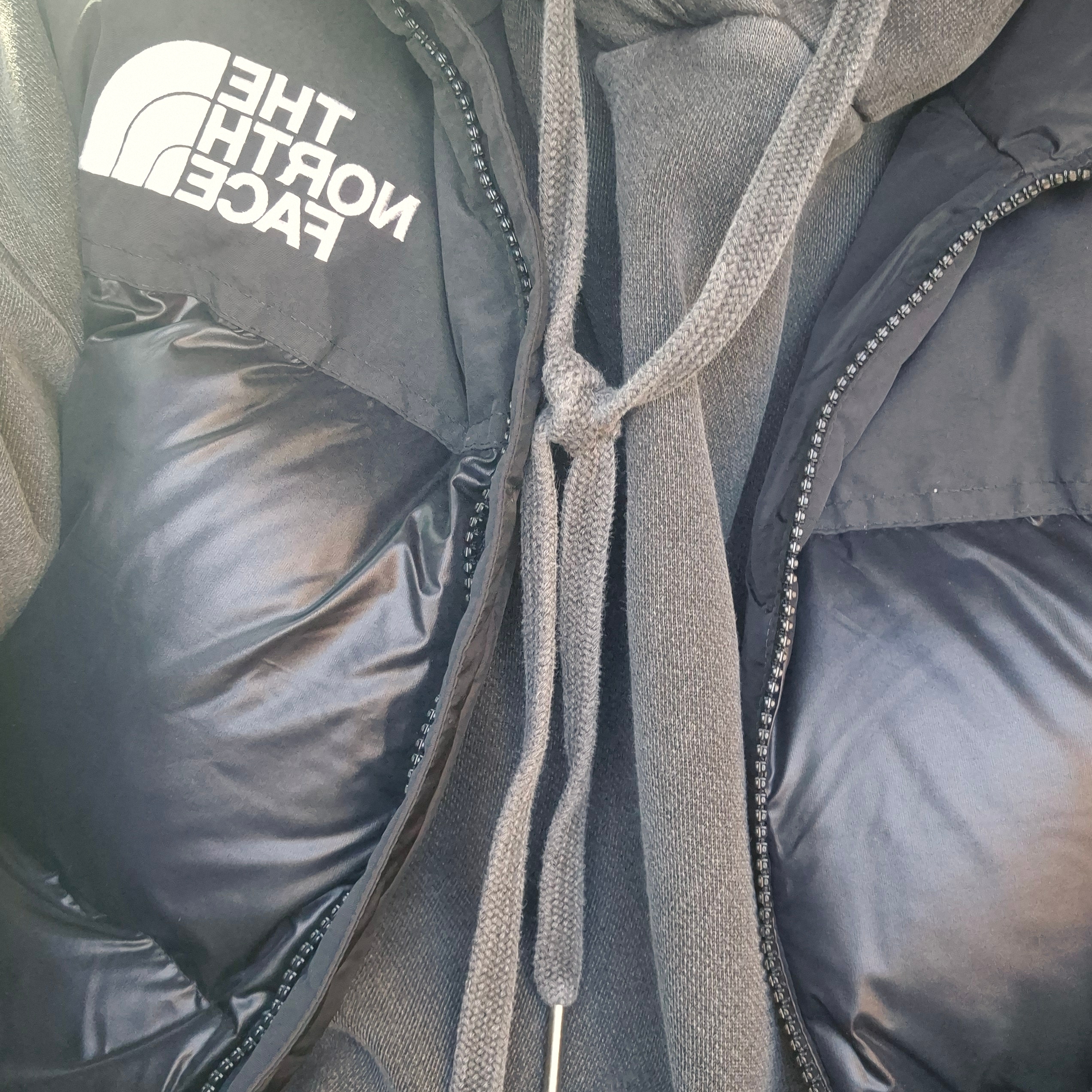 The North Face Nuptse On Ball Vest Black 착용 스타일