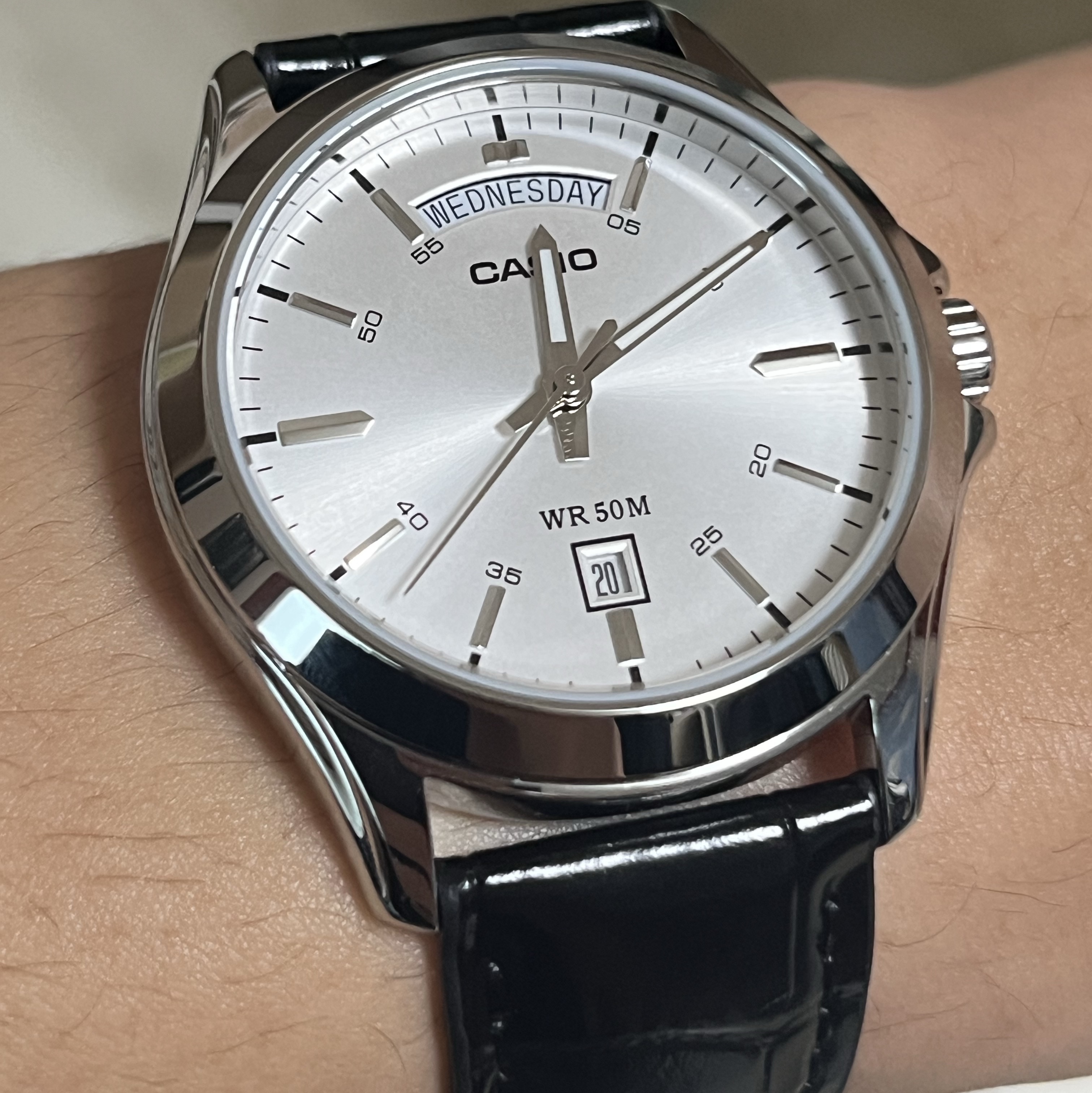 Casio MTP-1370L-7AVDF 착용 스타일