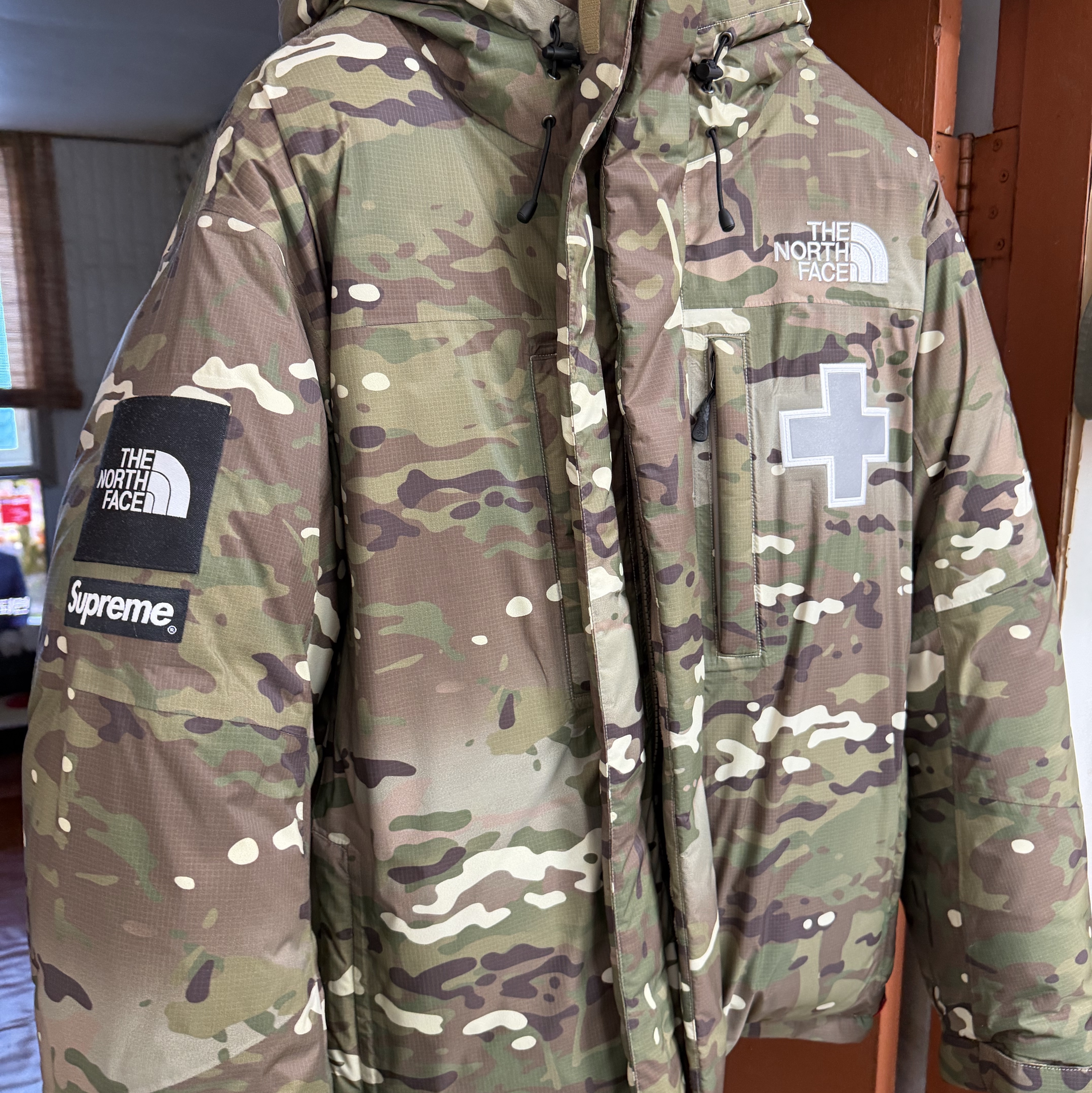 Supreme x The North Face Summit Series Rescue Baltoro Jacket Multi Camo - 22SS 착용 스타일 - 2