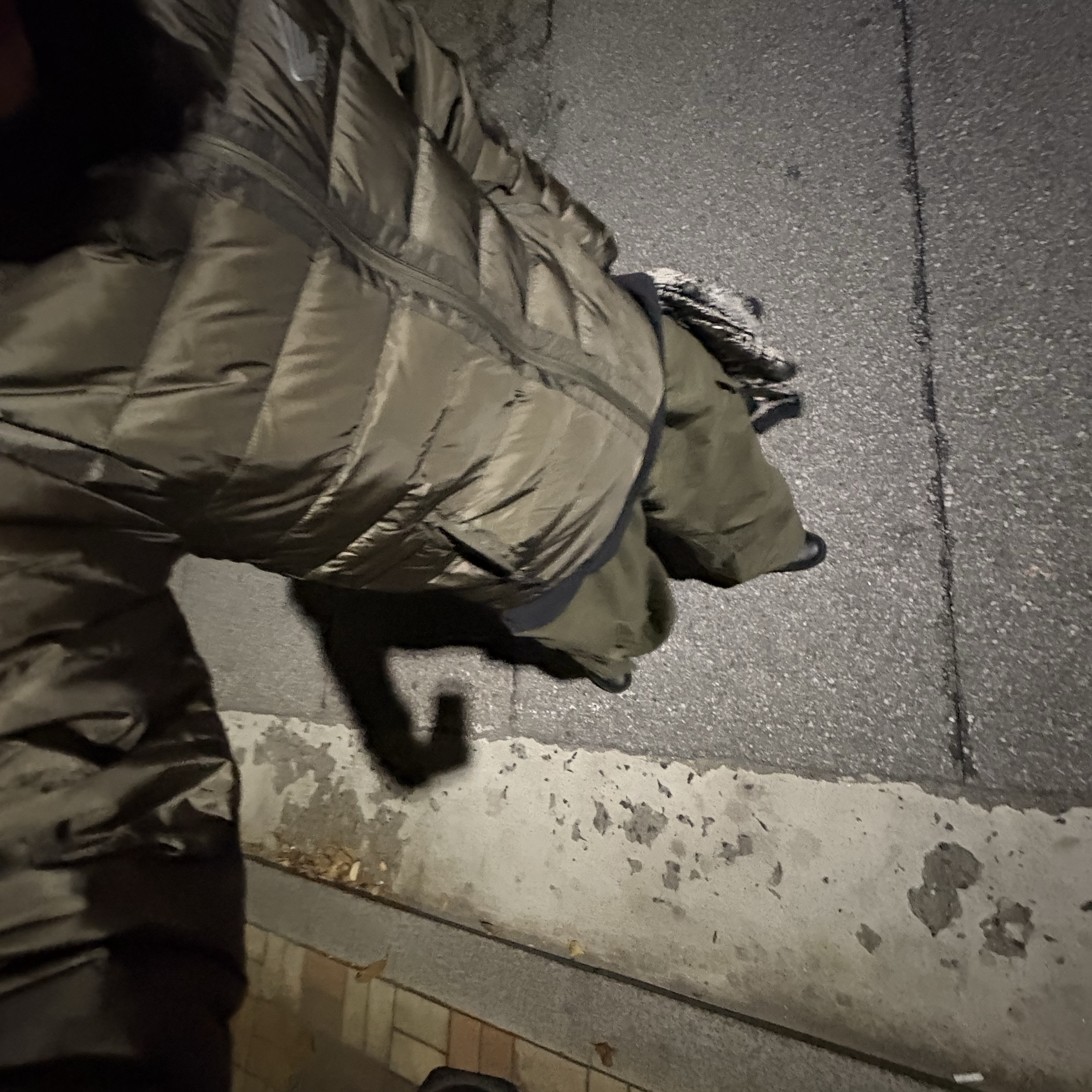 Honda H-Tech Storm Shield Parka Khaki, Nike Air Force 1 '07 Low Triple Black 착용 스타일 - 1