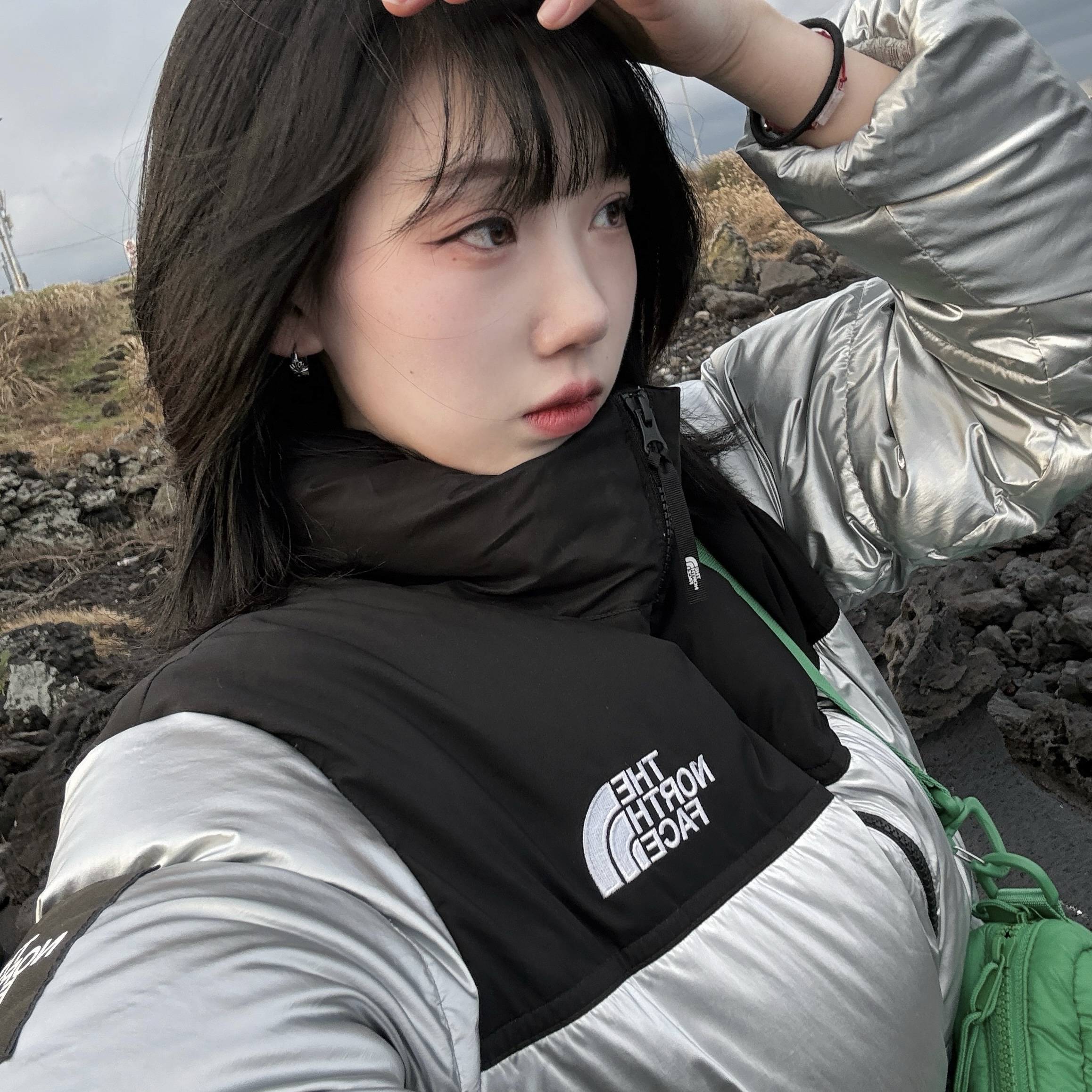 (W) The North Face White Label Novelty Nuptse Down Jacket SE Silver, Supreme Puffer Side Bag Green - 22FW 착용 스타일 - 1