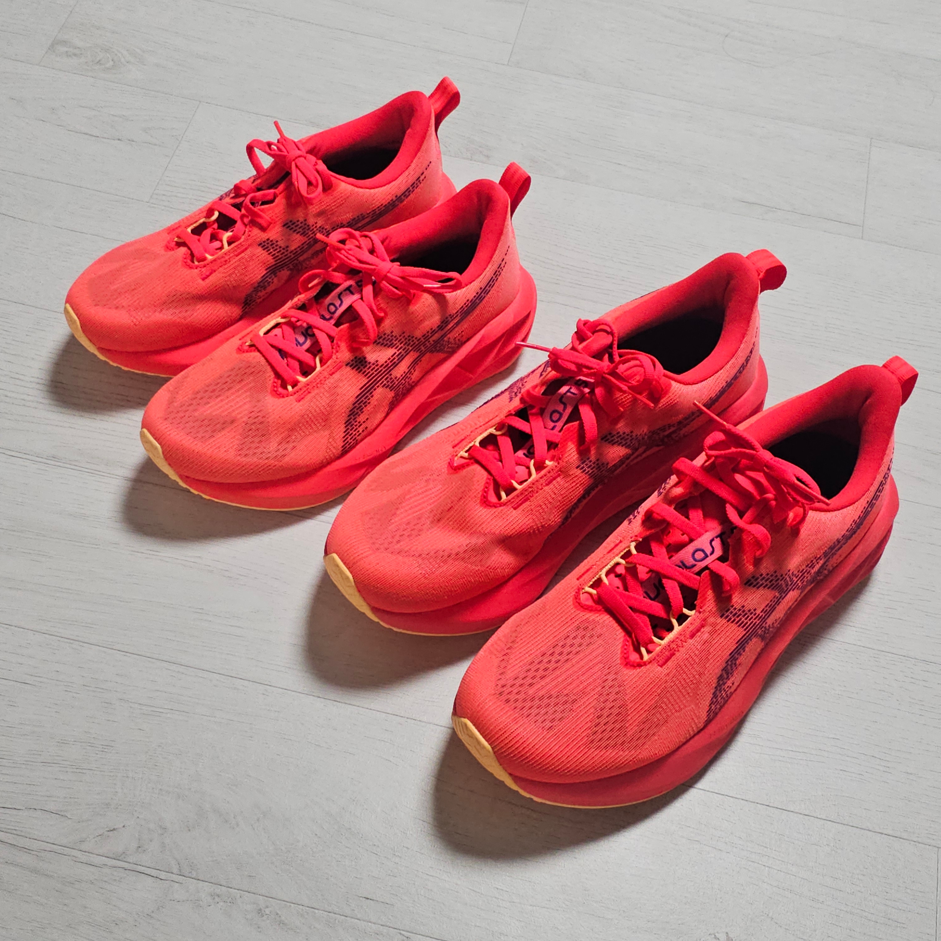 (W) Asics Novablast 5 Flash Red Edo Purple, Asics Novablast 5 Flash Red Edo Purple 착용 스타일