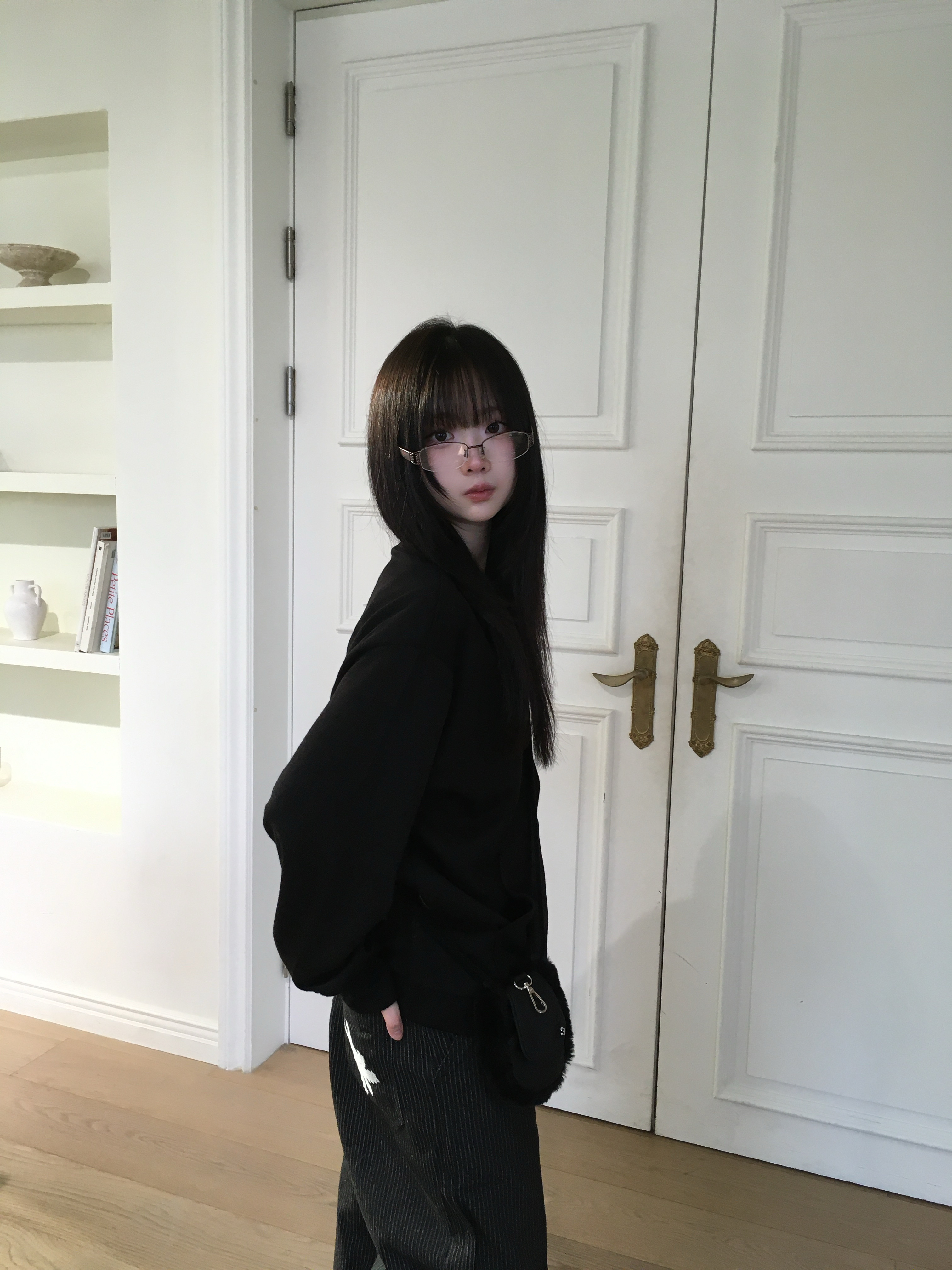 SLOW RECORD HOUSE Round Zip-Up Cardigan Black, SLOW RECORD HOUSE Double Pintuck Stripe Denim Pants 착용 스타일 - 3