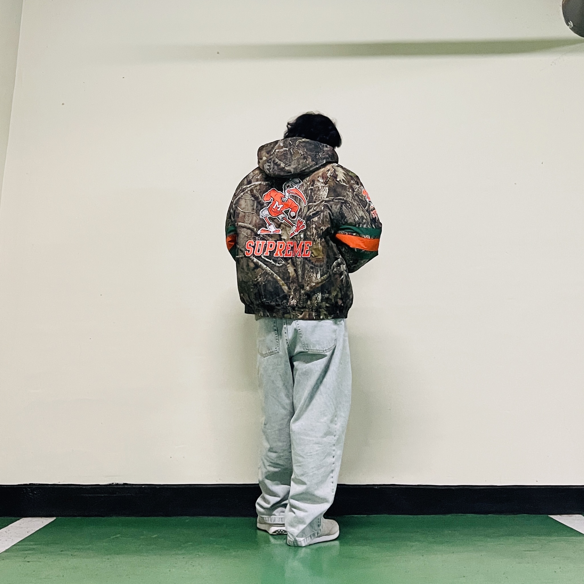 Nike x Stranger Things Air Tailwind 79 Sail Upside Down Pack, Supreme Mitchell & Ness NCAA Hooded Stadium Jacket TrueTimber Kanati Camo - 24FW 착용 스타일 - 3