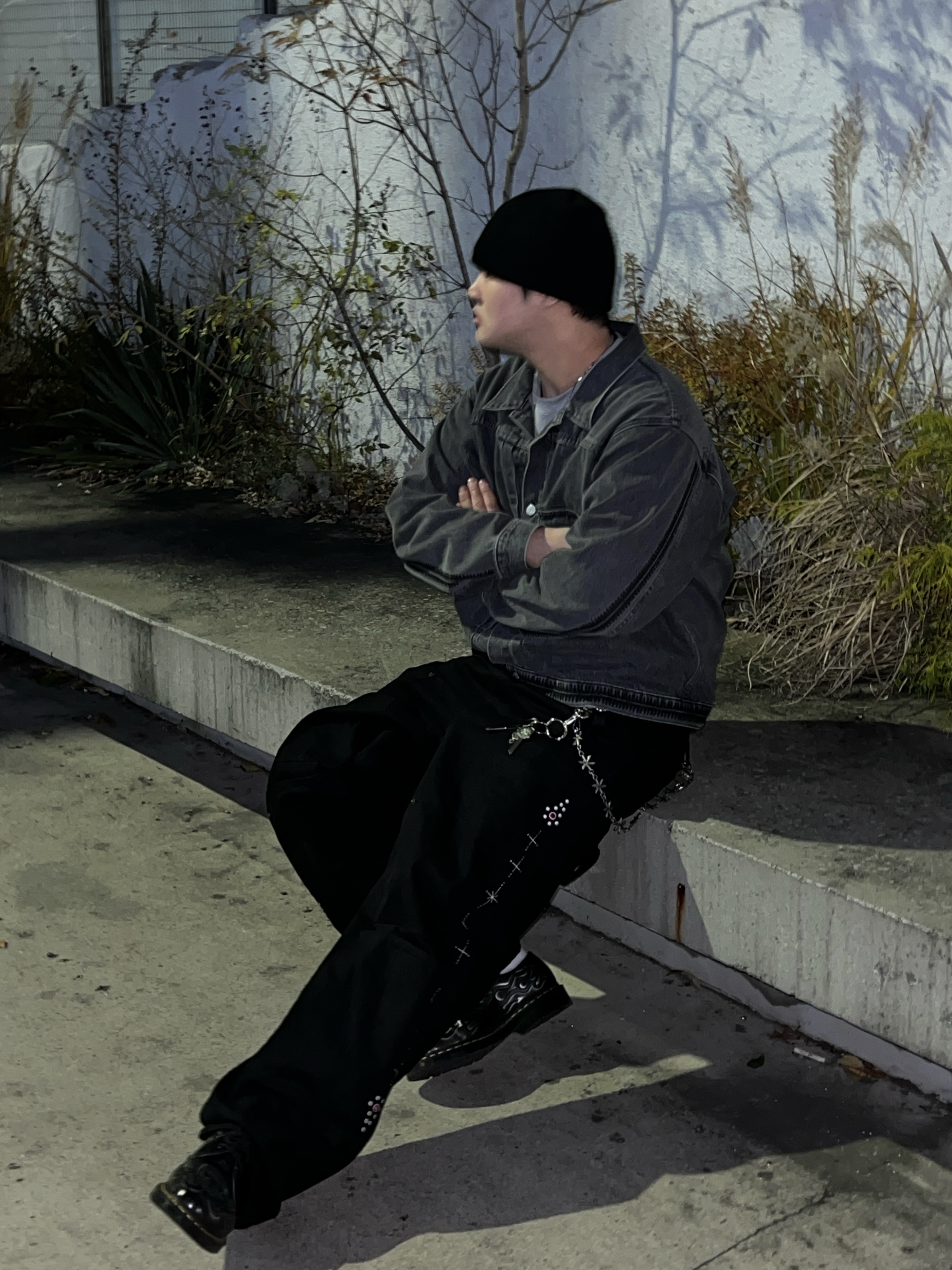 Aoiro Fake Stud Cutted Double Knee Pants Denim Black, Levi’s x Undercover UC1E9202 Jacket Gray 착용 스타일 - 5