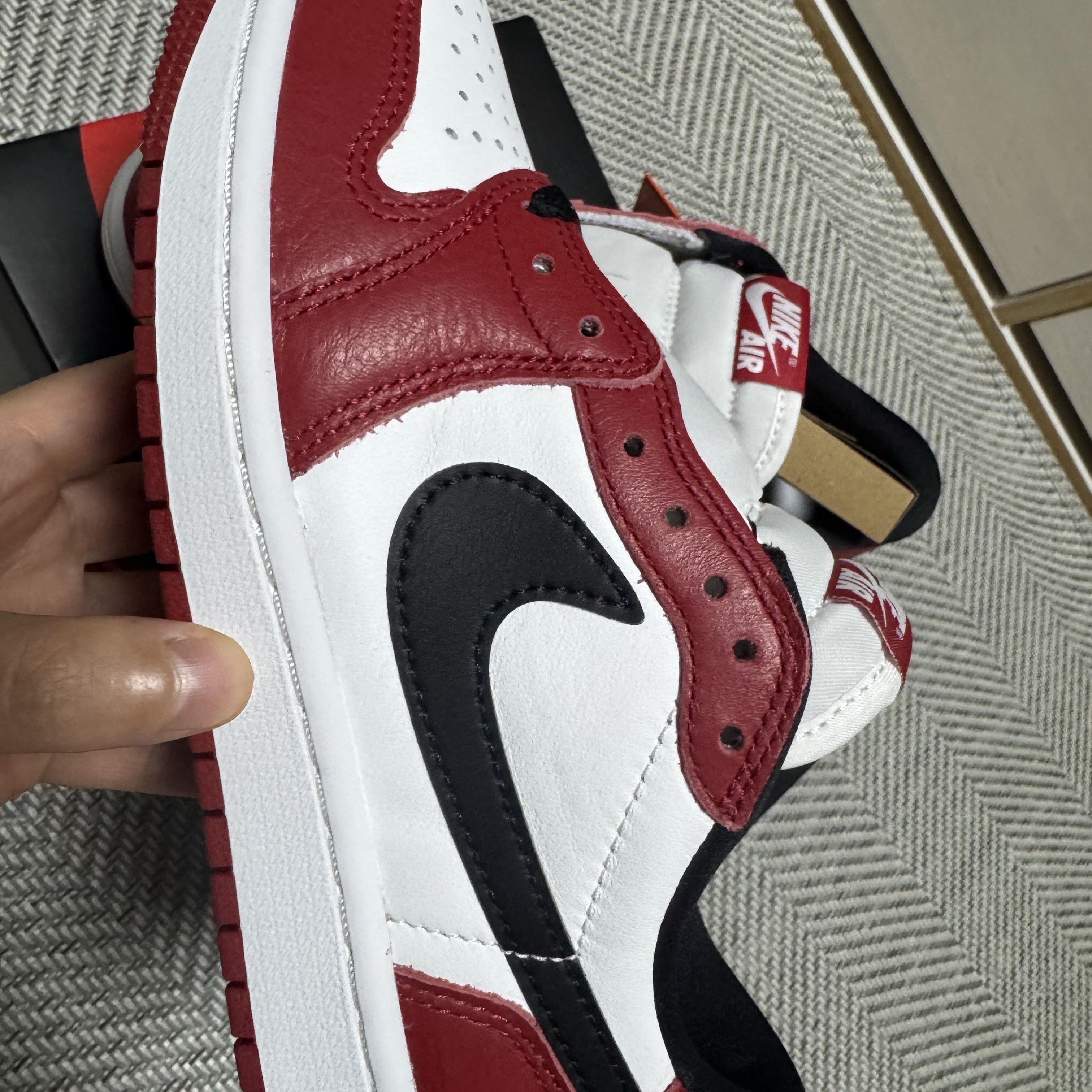 Jordan 1 Retro Low OG Chicago 착용 스타일 - 3