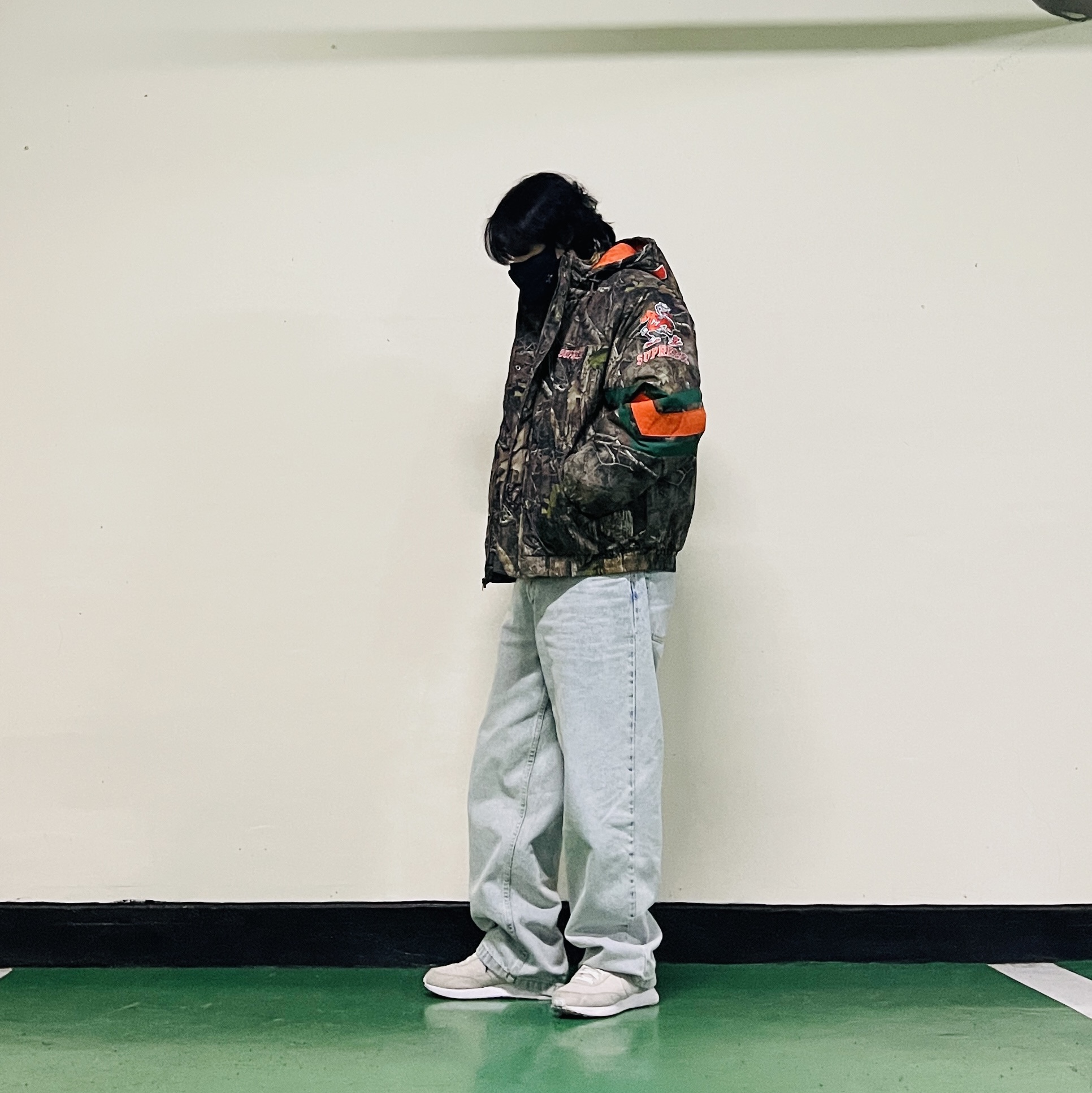Nike x Stranger Things Air Tailwind 79 Sail Upside Down Pack, Supreme Mitchell & Ness NCAA Hooded Stadium Jacket TrueTimber Kanati Camo - 24FW 착용 스타일 - 1