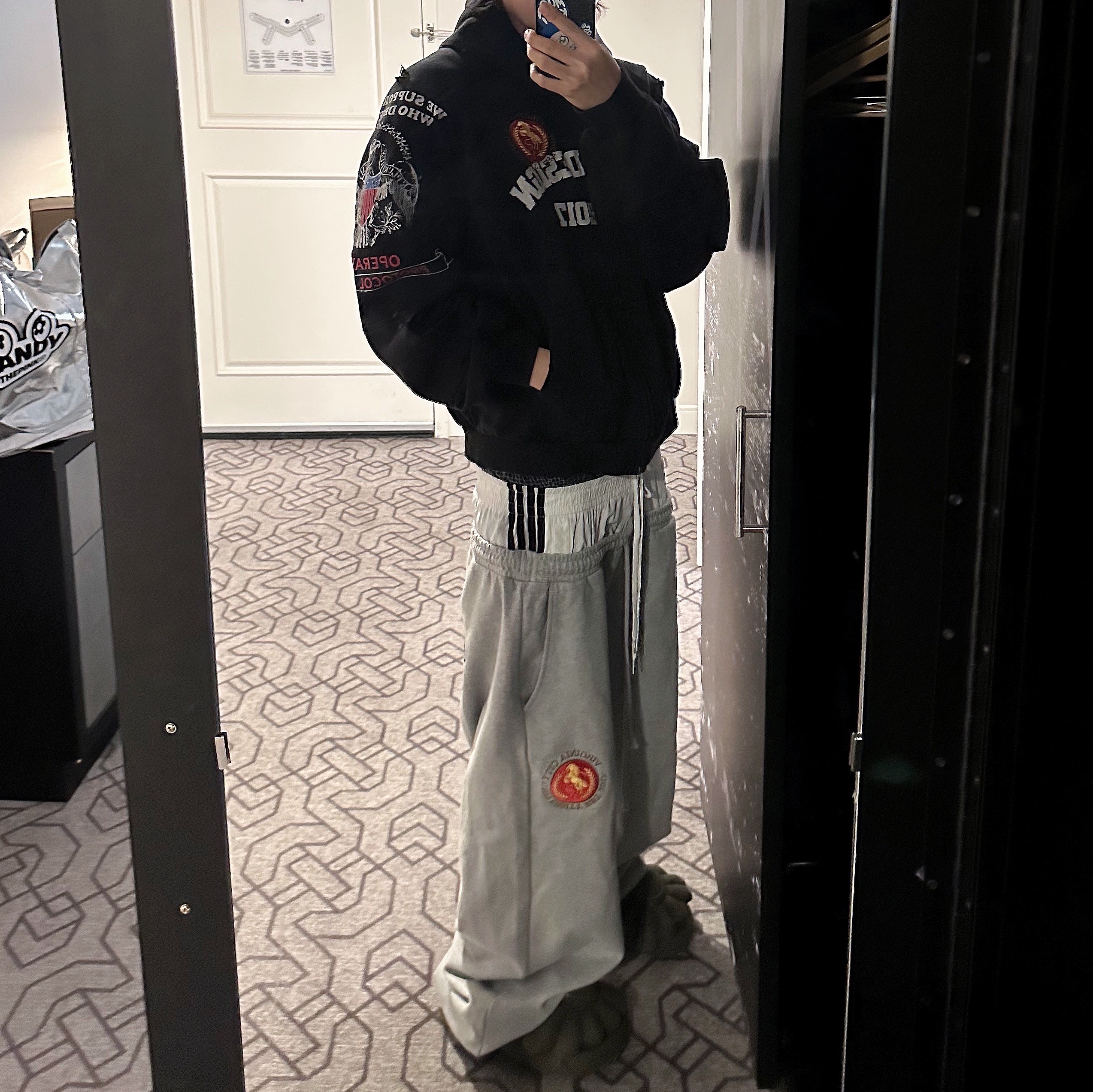 Protocol Index x Vandy The Pink 3 Layered Sweatpants Melange Grey, Protocol Index x Vandy The Pink Reconstructed Zip Hoodie Black 착용 스타일 - 2