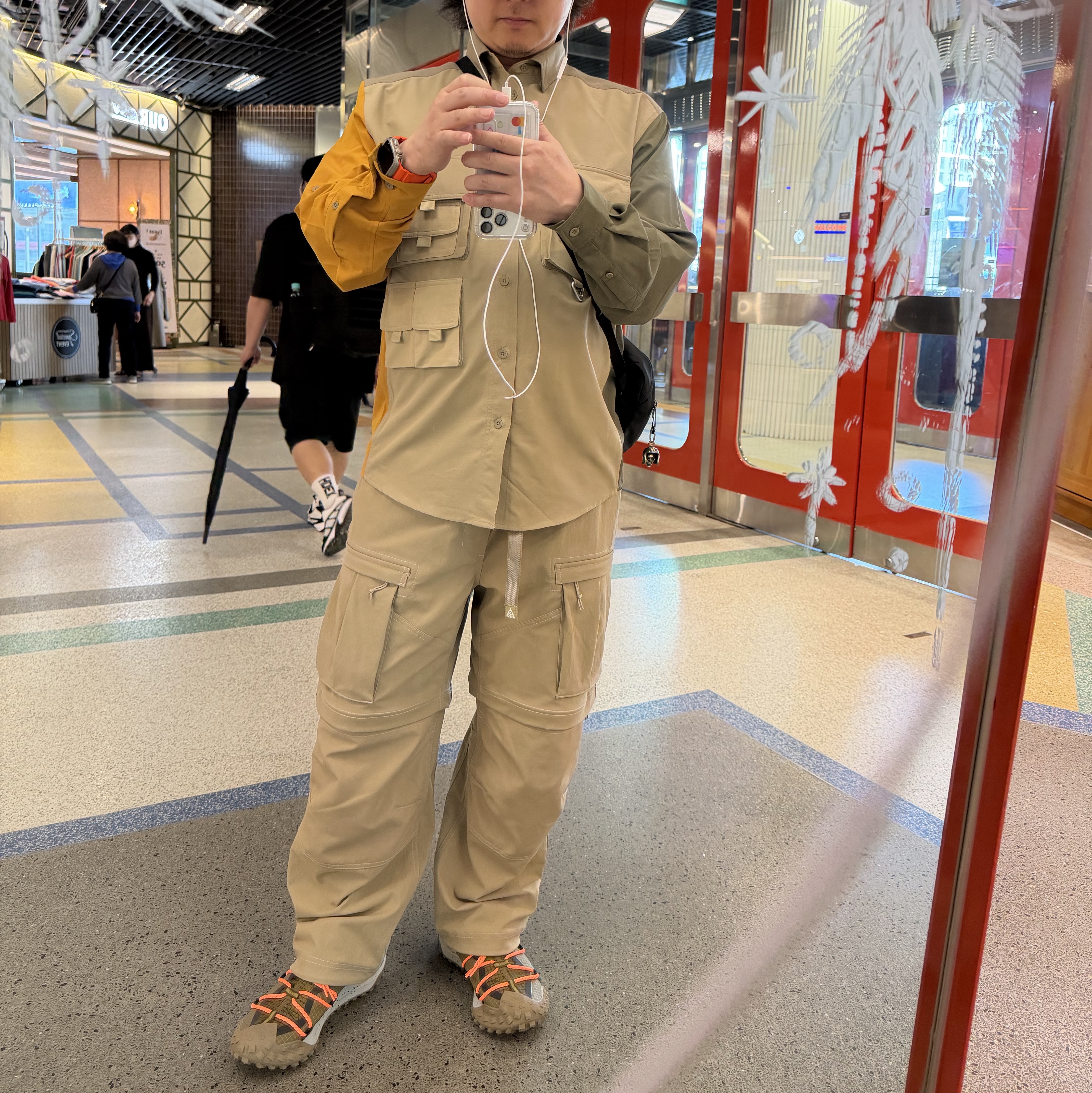 Nike ACG Mountain Fly Low Gore-Tex SE Hazel Rush 착용 스타일