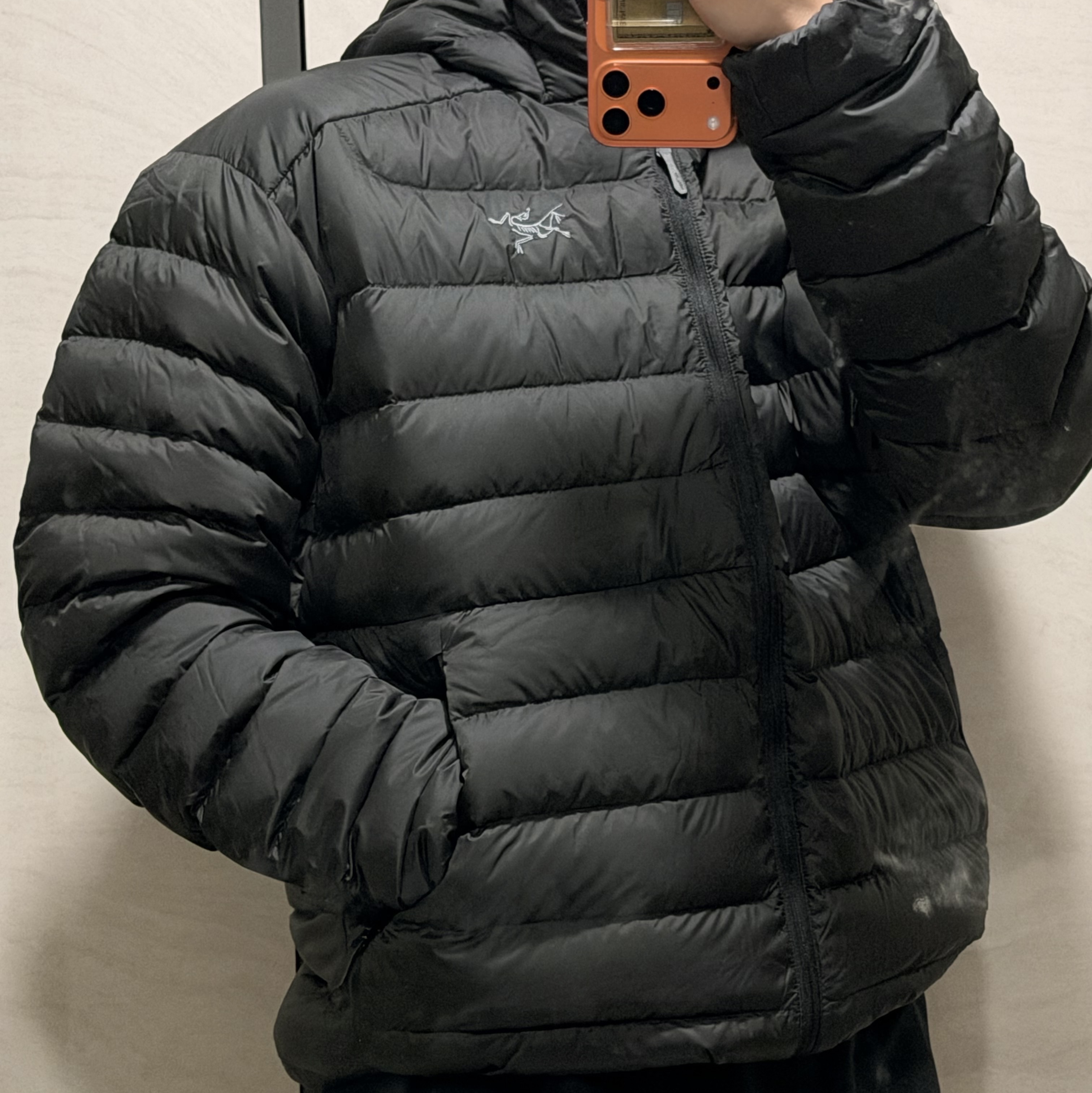 Arc'teryx Cerium Hoody Black 착용 스타일