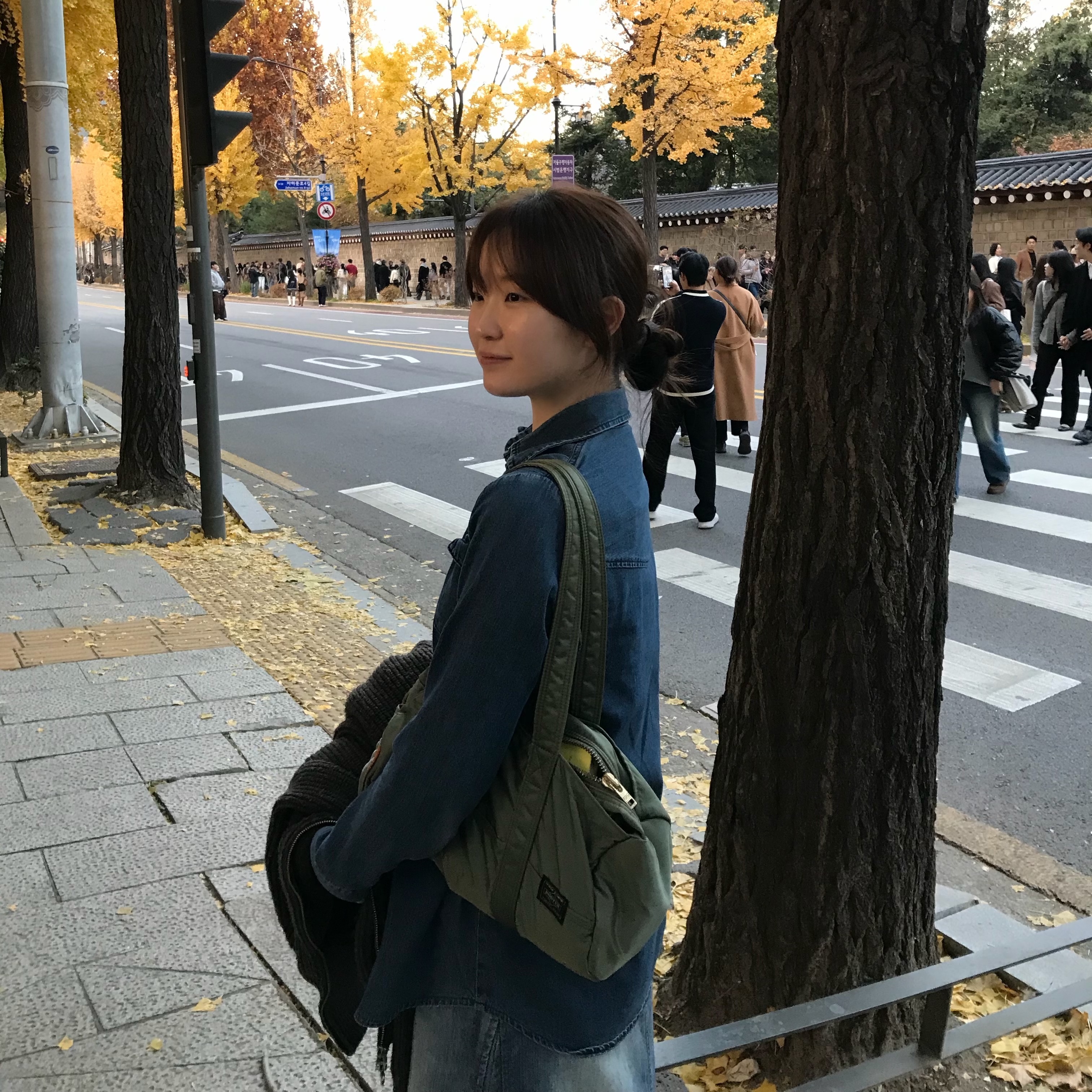 Porter Tanker Duffle Bag L Sage Green 착용 스타일