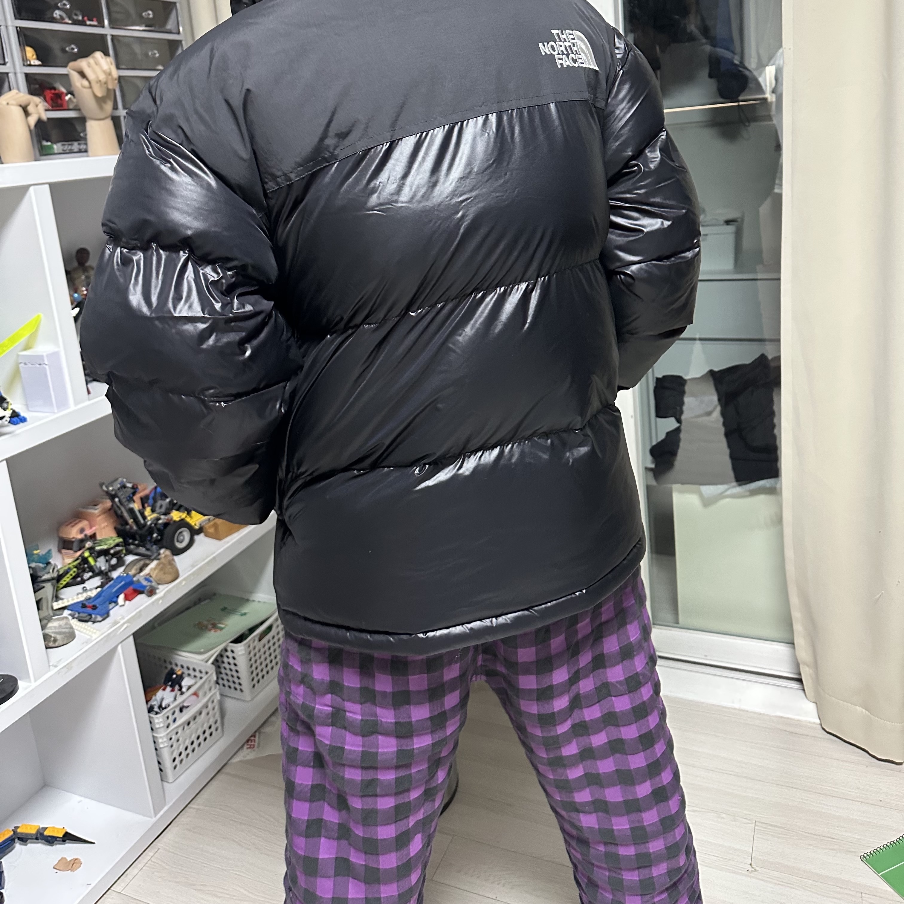 The North Face On Ball Jacket Black 착용 스타일 - 1