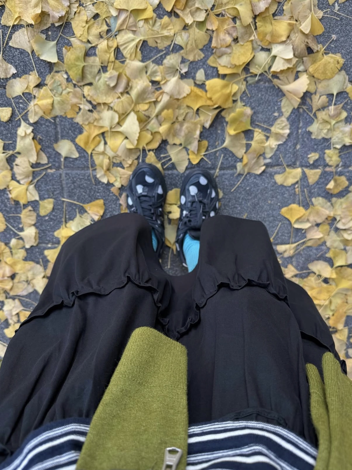 New Balance 1906R Polka Dot Black 착용 스타일