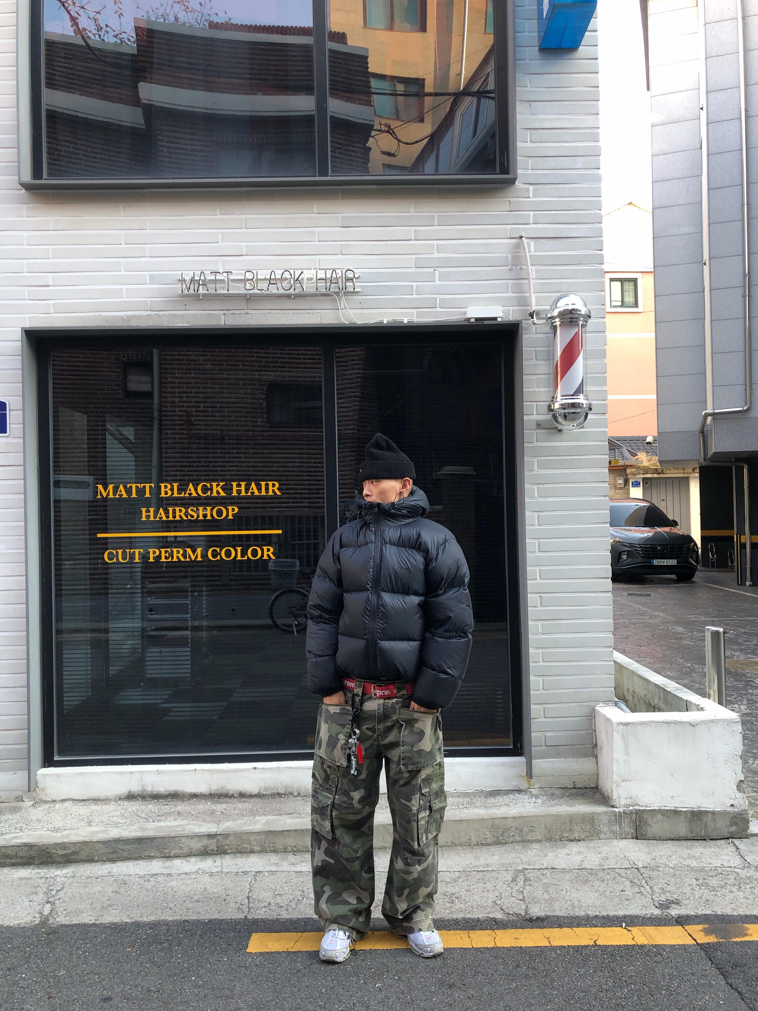 Supreme Loose Gauge Beanie Black, Corteiz Bolo Down Jacket Triple Black 착용 스타일