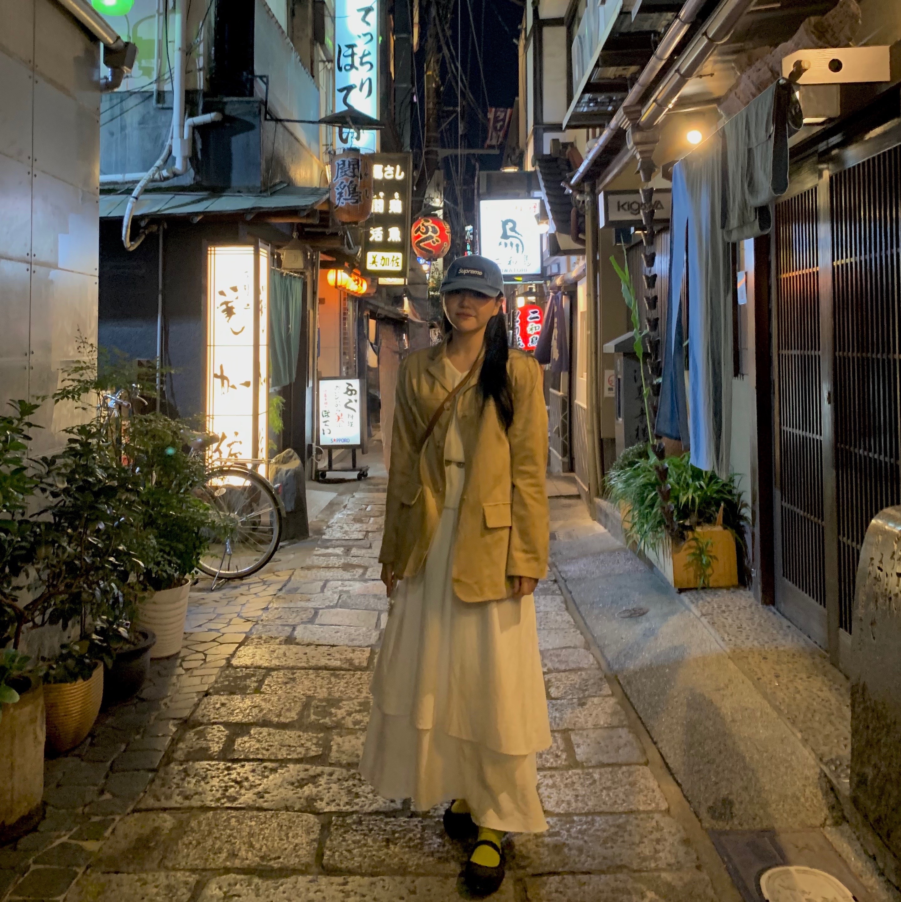 Supreme Washed Chino Twill Camp Cap Denim - 24FW, Celine Mini Besace in Triomphe Canvas and Calfskin Tan 착용 스타일 - 2