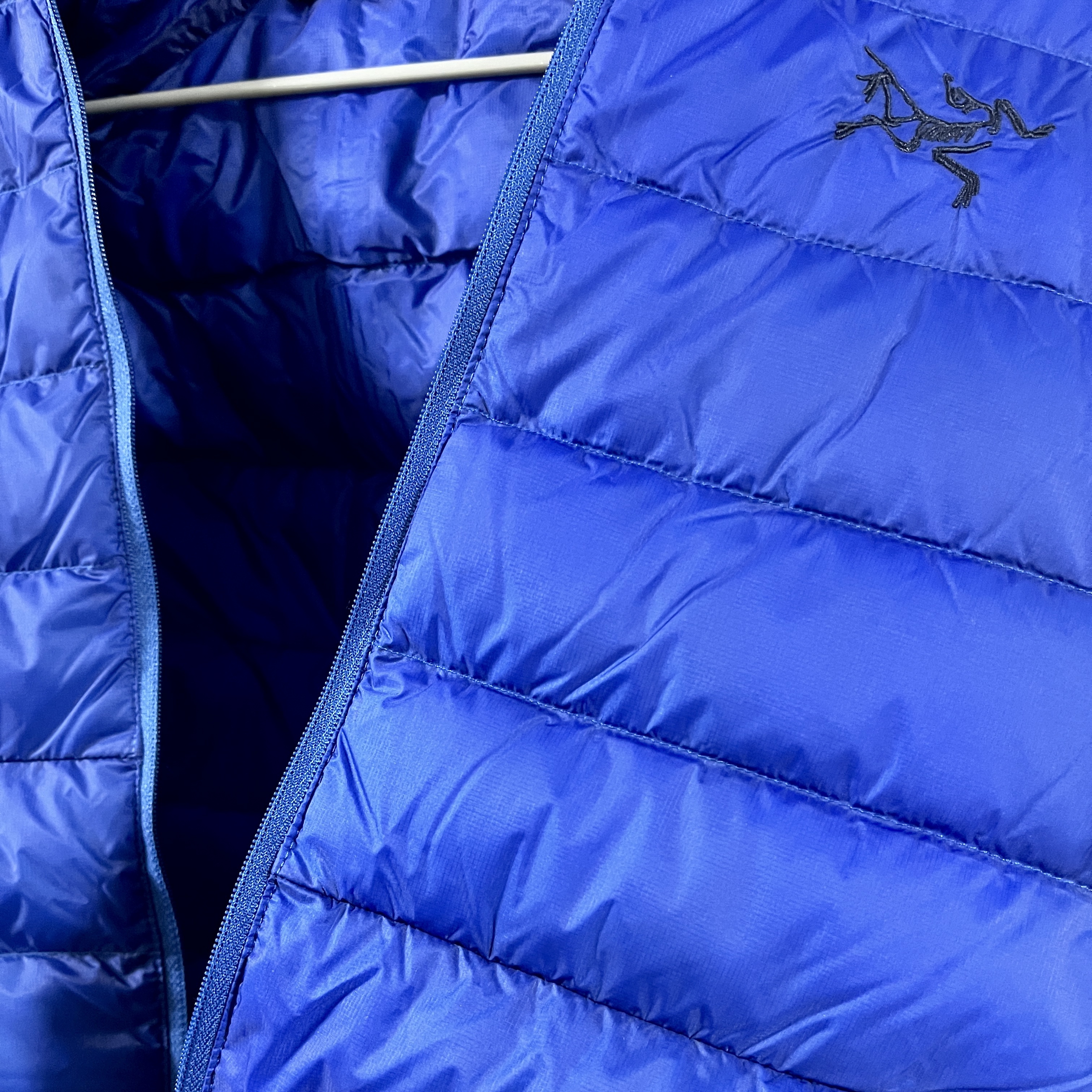 Arc'teryx Cerium Hoody Vitality, Arc'teryx Konseal 15 Backpack Forage 착용 스타일 - 1