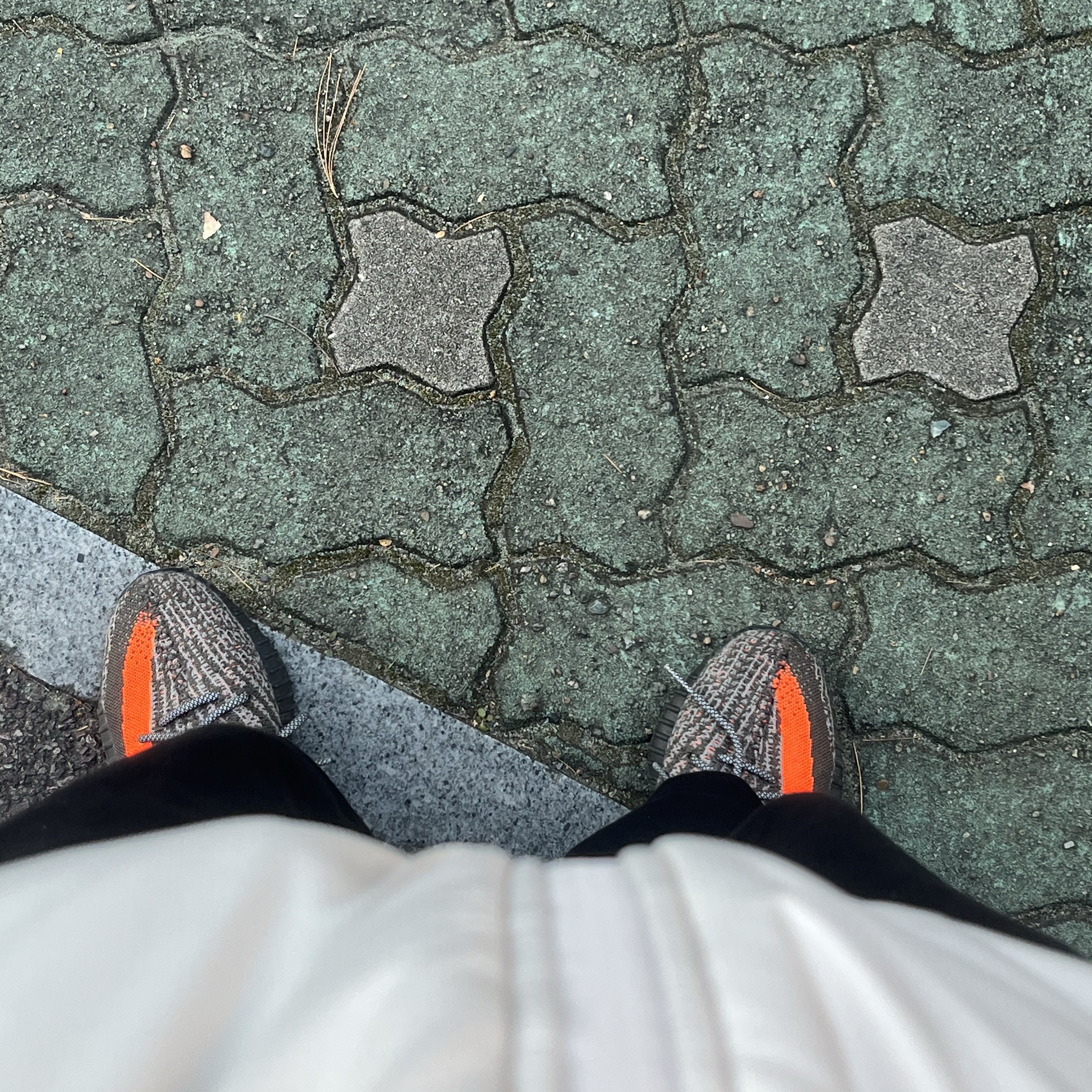 Nike ACG Rope De Dope Primaloft Therma-Fit Jacket Orewood Brown Khaki - Asia, Adidas Yeezy Boost 350 V2 Carbon Beluga 착용 스타일 - 3