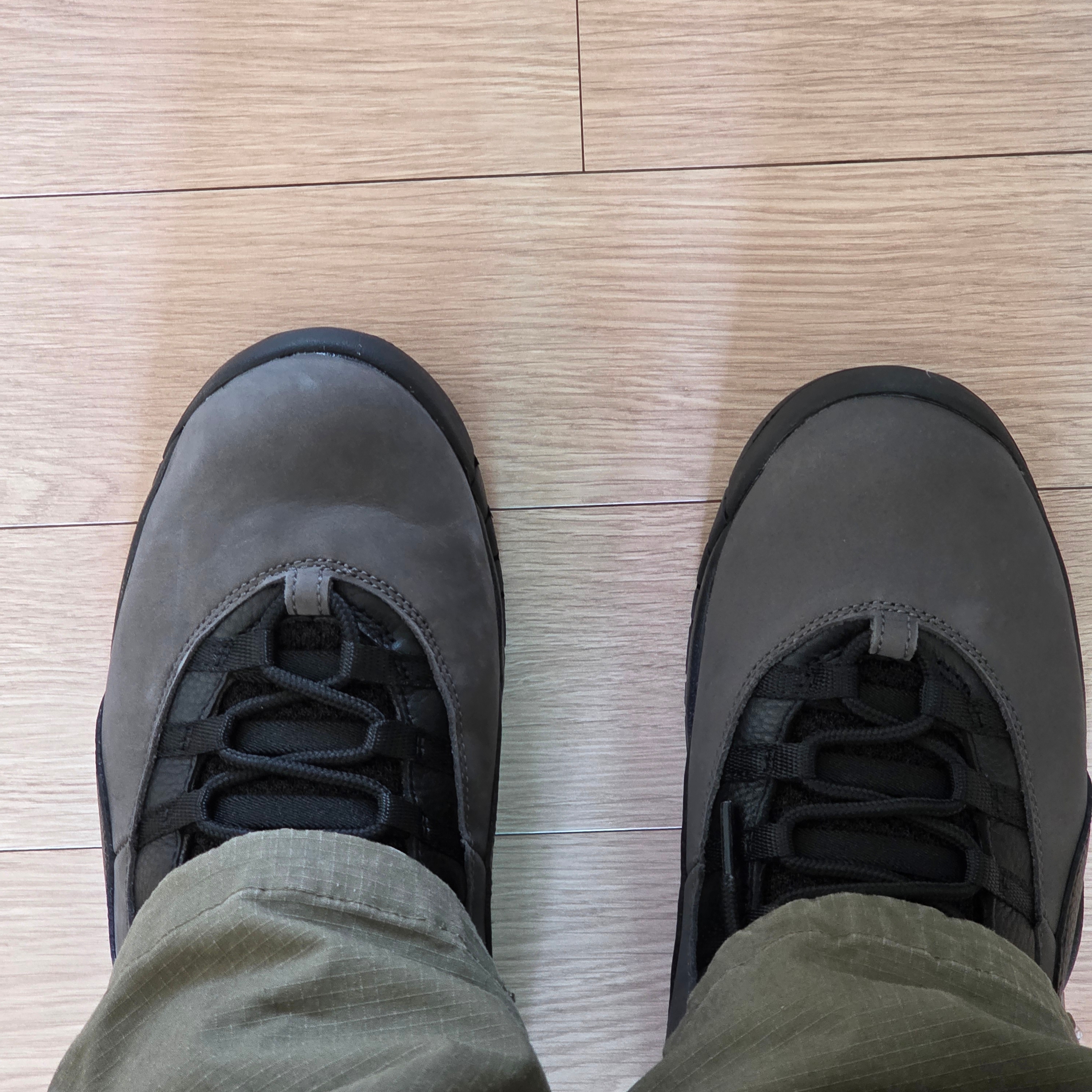 Jordan 10 Retro Shadow Charred Grey and Black, Jordan 10 Retro Light Steel Grey 착용 스타일 - 2