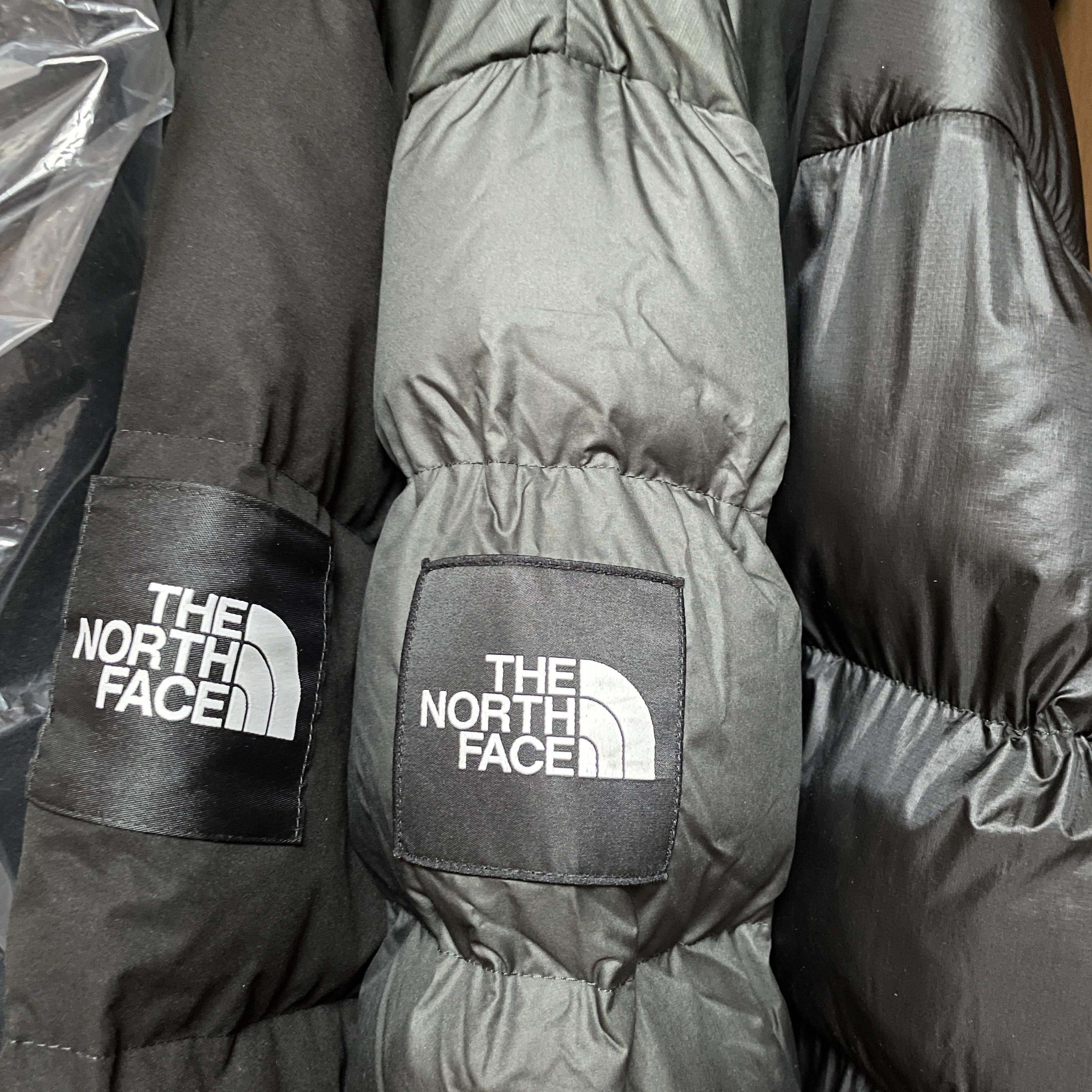 The North Face 1992 Nuptse Hybrid Down Ball Ex Jacket Charcoal 착용 스타일