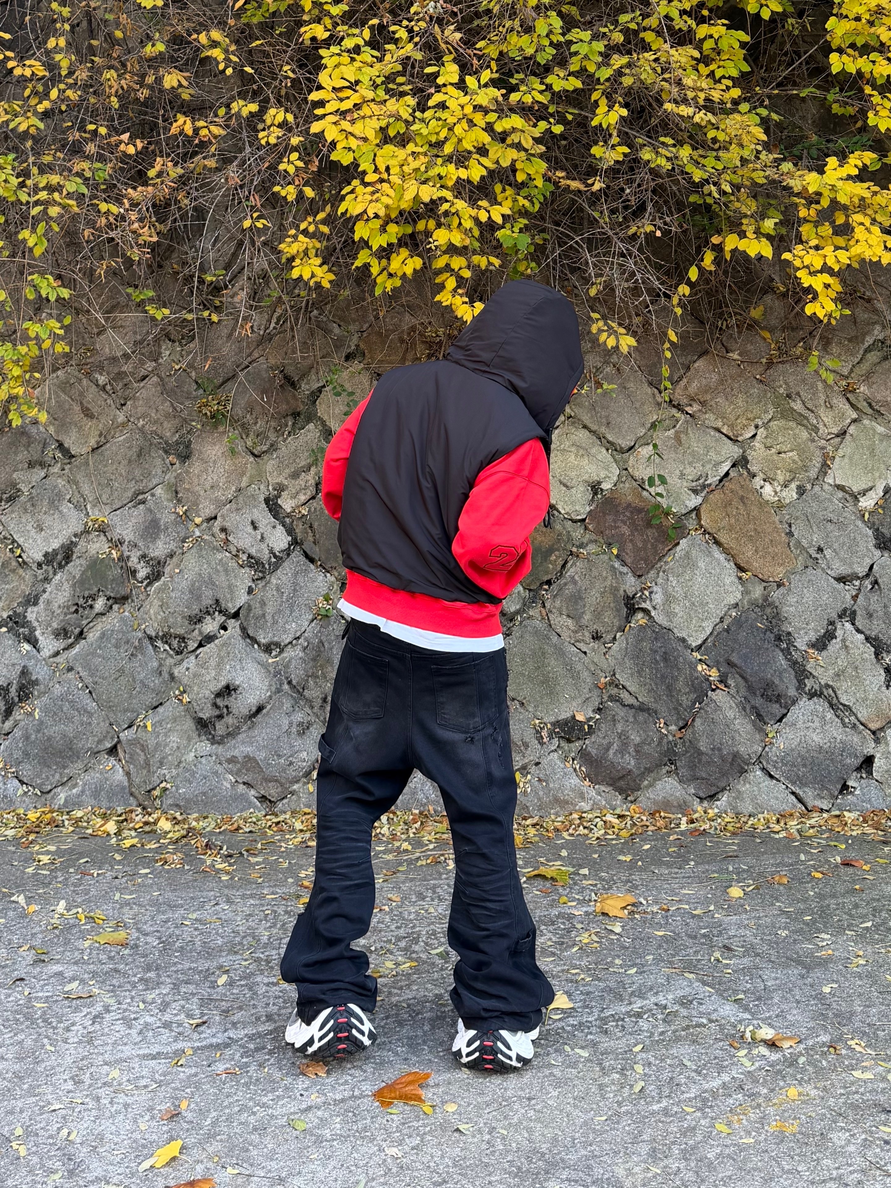 Balenciaga 10XL Sneakers Grey White Red 착용 스타일 - 6