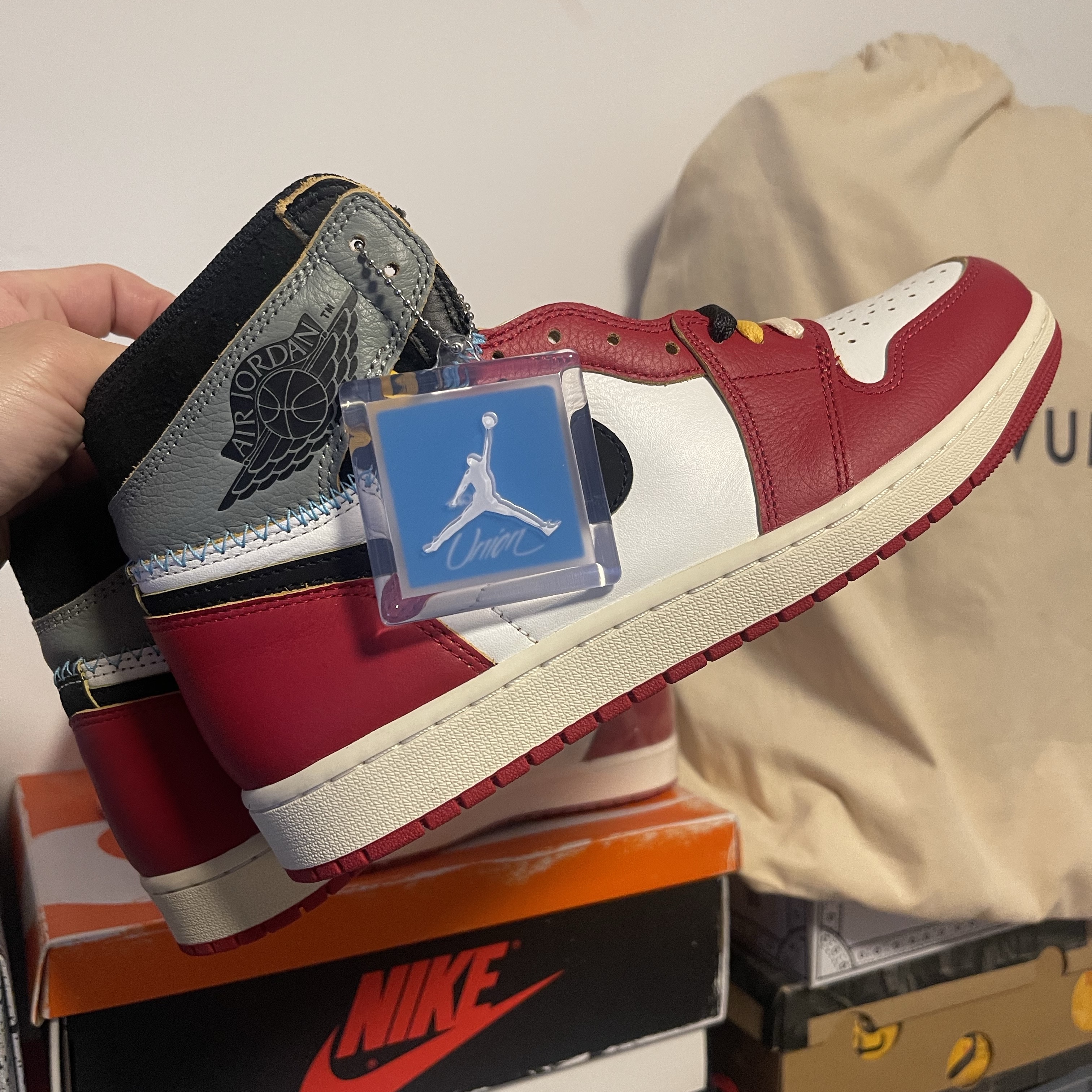 Jordan 1 x Union Retro High OG Chicago Shadow 착용 스타일 - 3