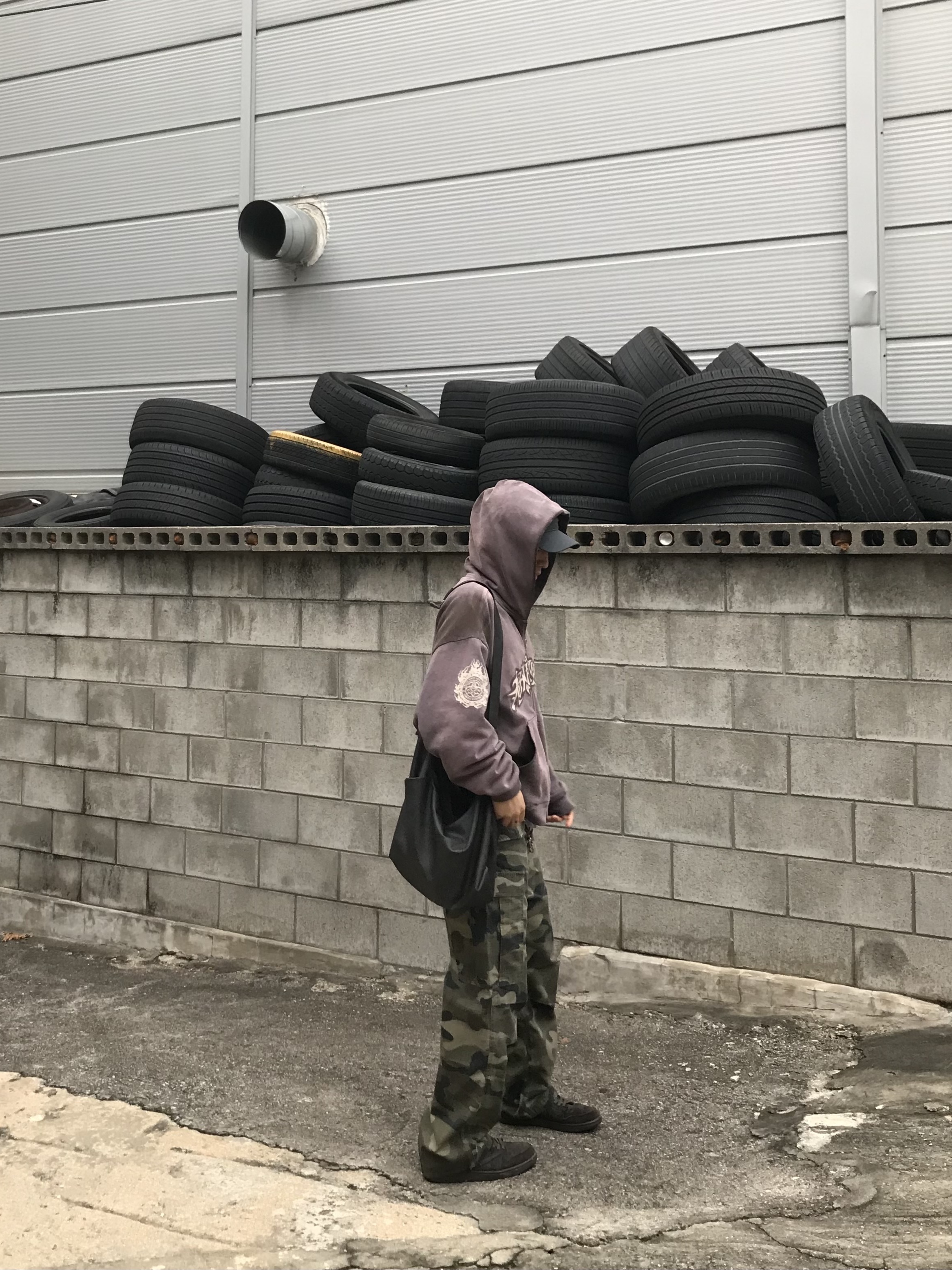 Travis Scott Circus Maximus Stadium Tour 25 Zip Hoodie, Jordan 1 x Travis Scott Retro Low OG SP Velvet Brown and Dark Mocha 착용 스타일 - 2