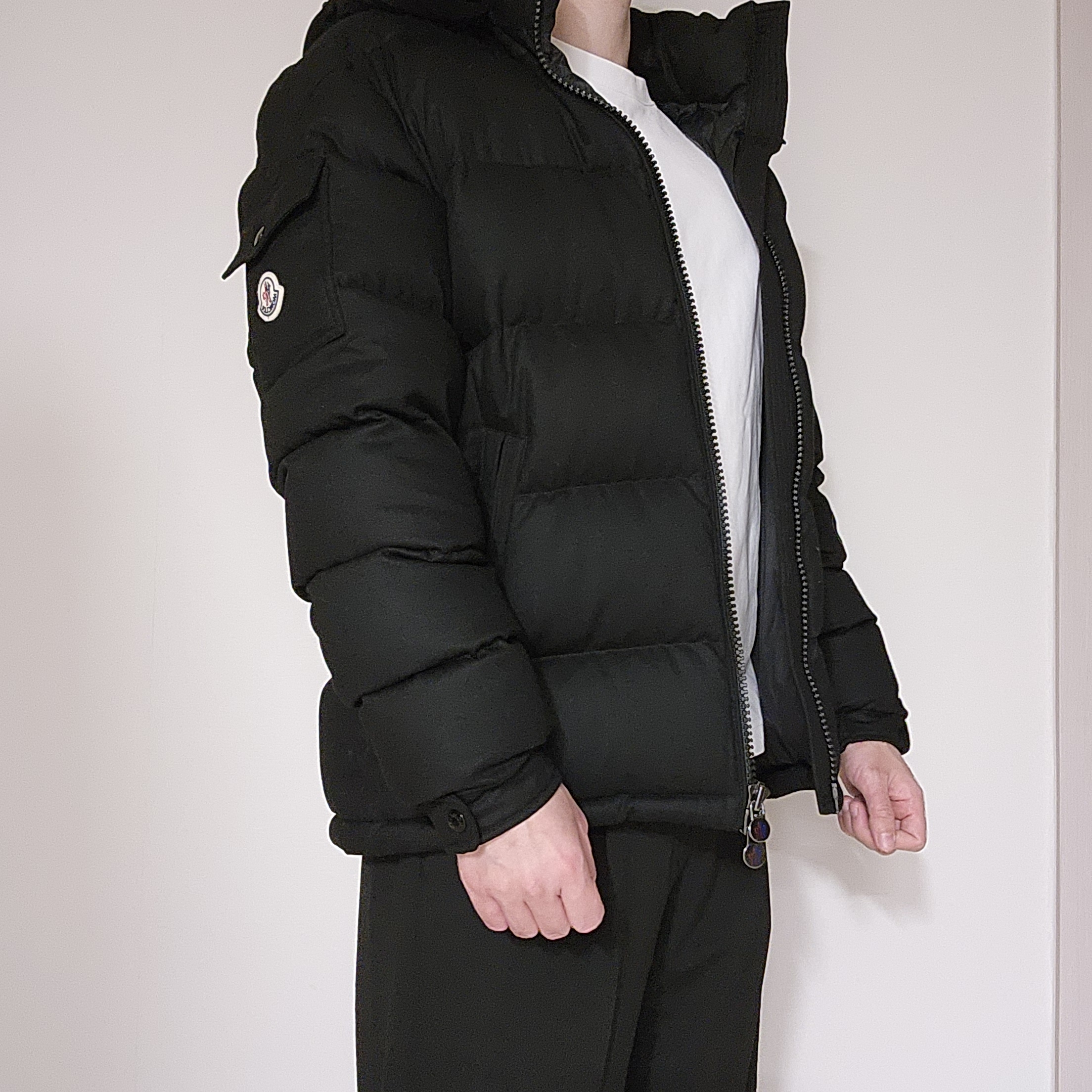 Moncler Montgenevre Short Down Jacket Black - 24FW 착용 스타일 - 3