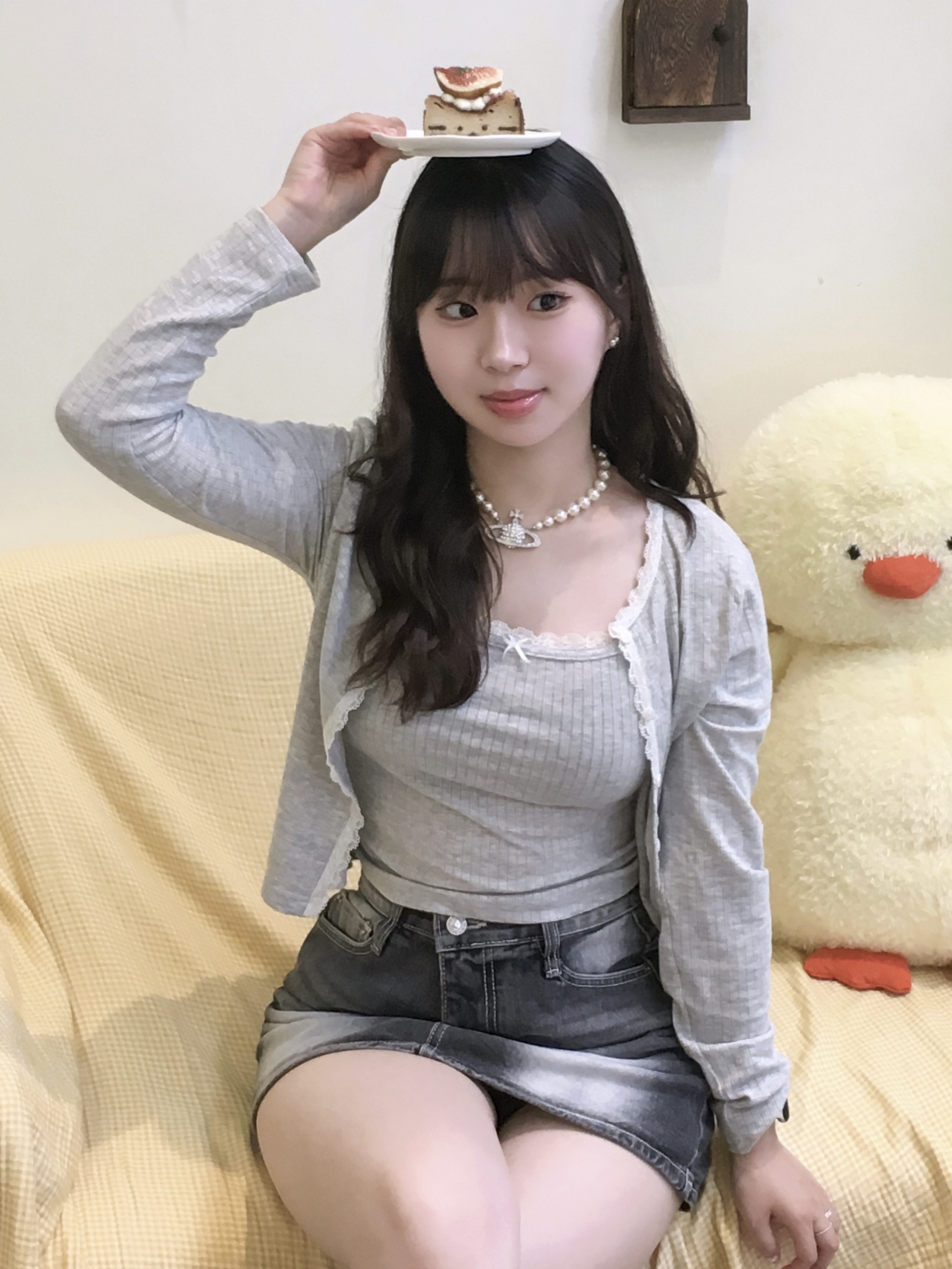 Vivienne Westwood One Row Pearl Bas Relief Choker Silver 착용 스타일 - 2