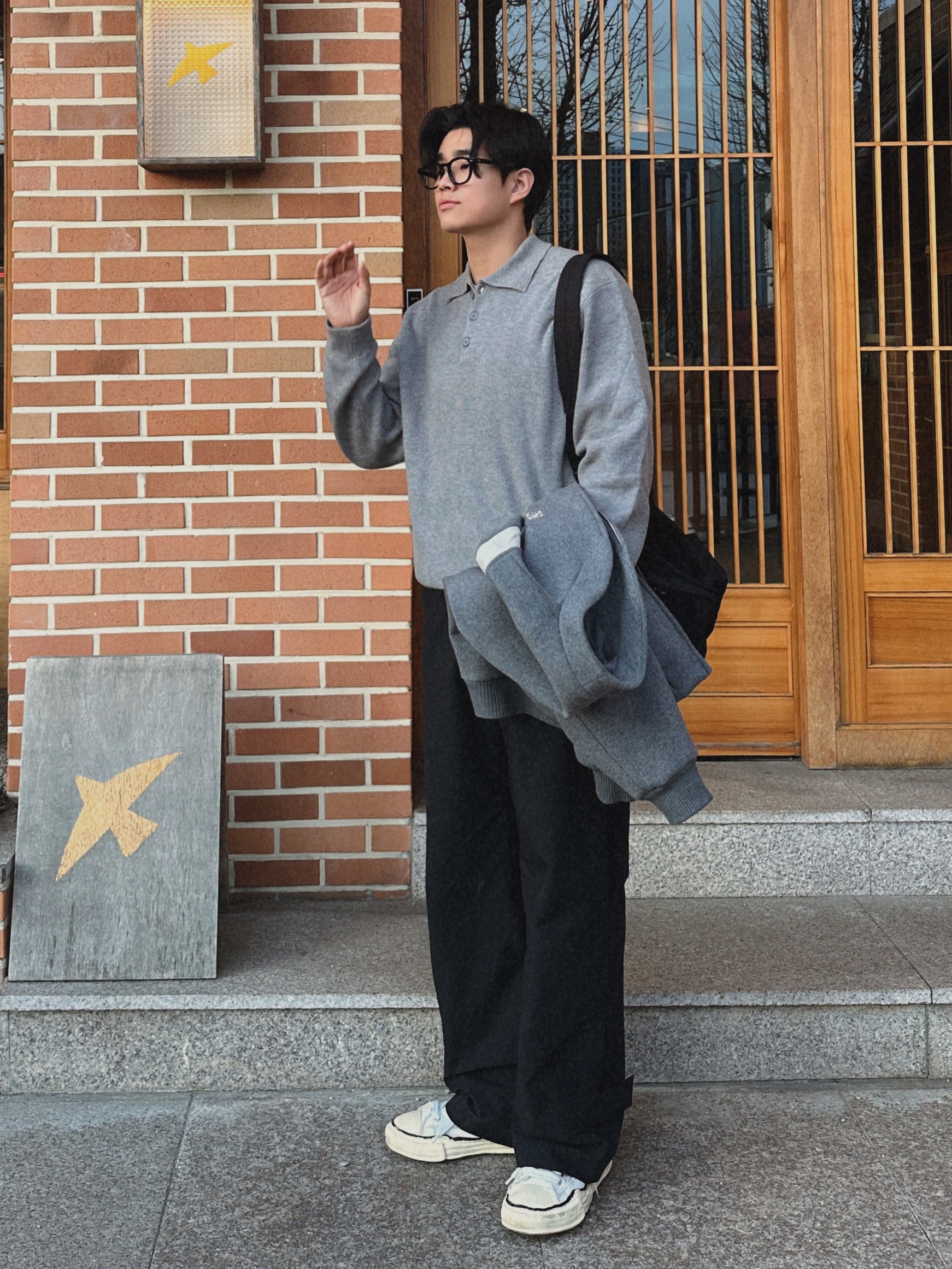 Maison Mihara Yasuhiro Peterson VL OG Sole Canvas Low-top Sneakers White 착용 스타일 - 2
