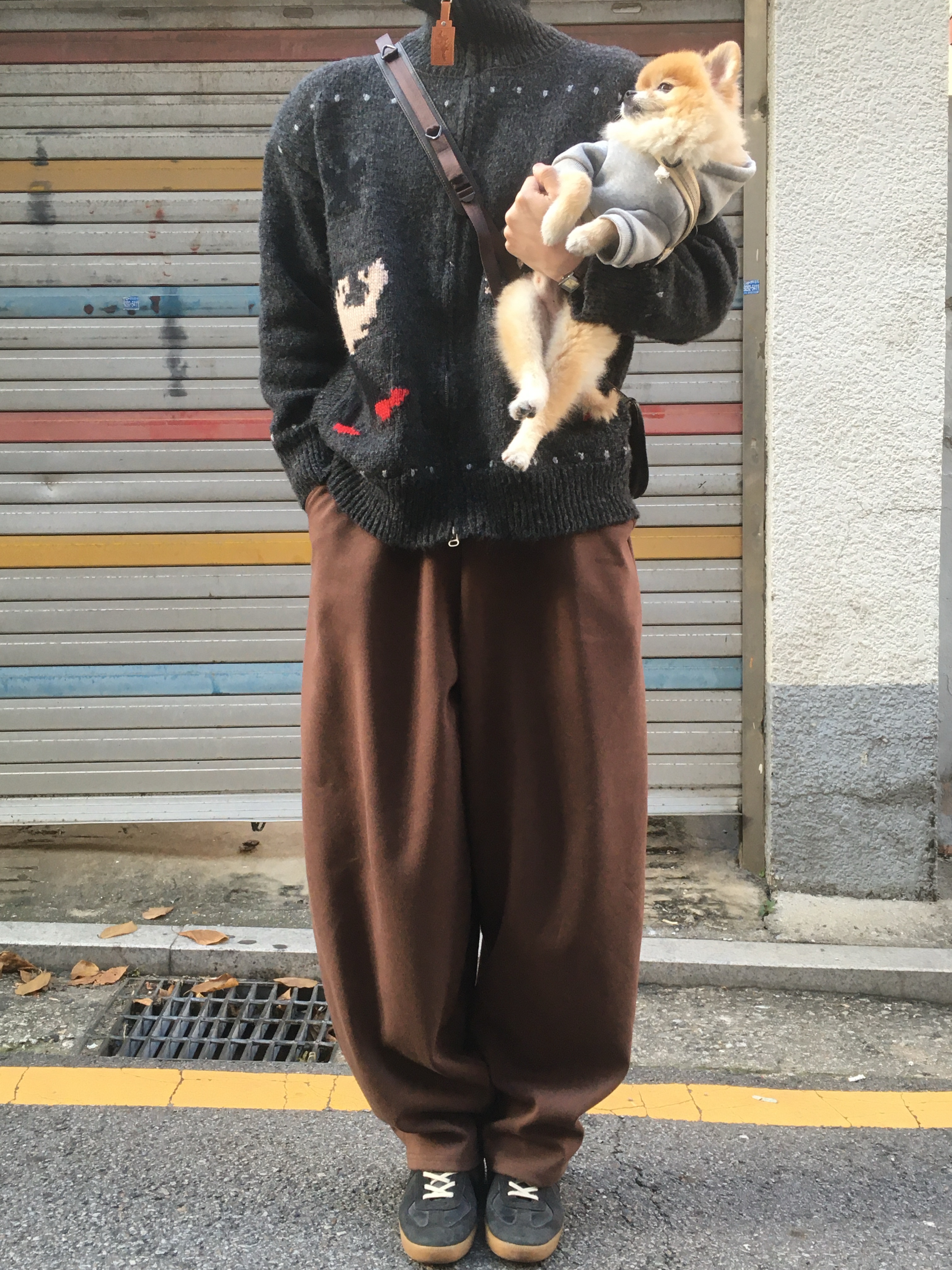 Casio LTP-V007L-9E, Shoopen German Army Sneakers Black 착용 스타일 - 3