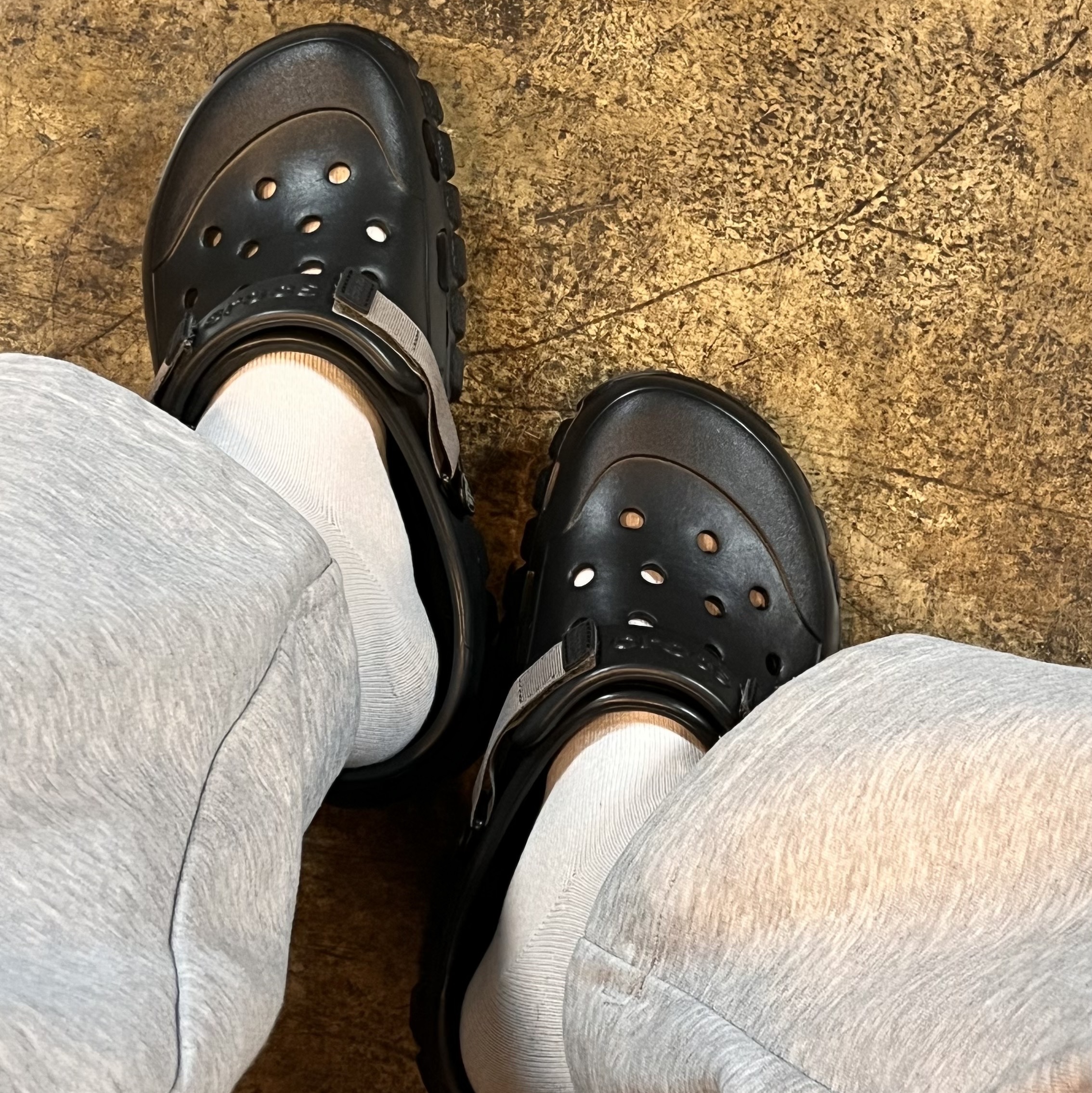 Crocs Offroad Sport Clog Black 착용 스타일