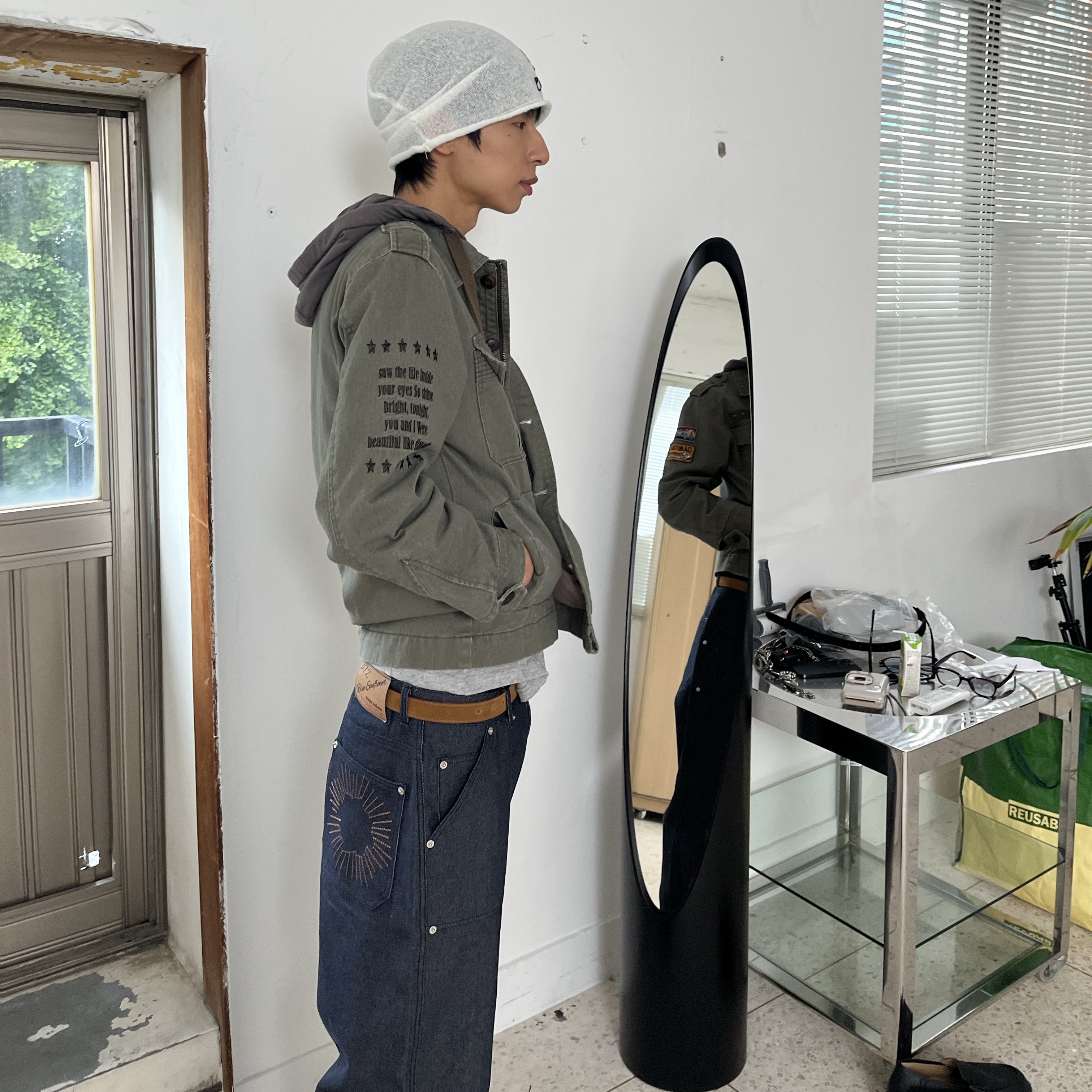 Blue Sunflower Mohair Glow Up Beanie Ivory, Blue Sunflower Vintage Washed Hooded Jacket 착용 스타일 - 1