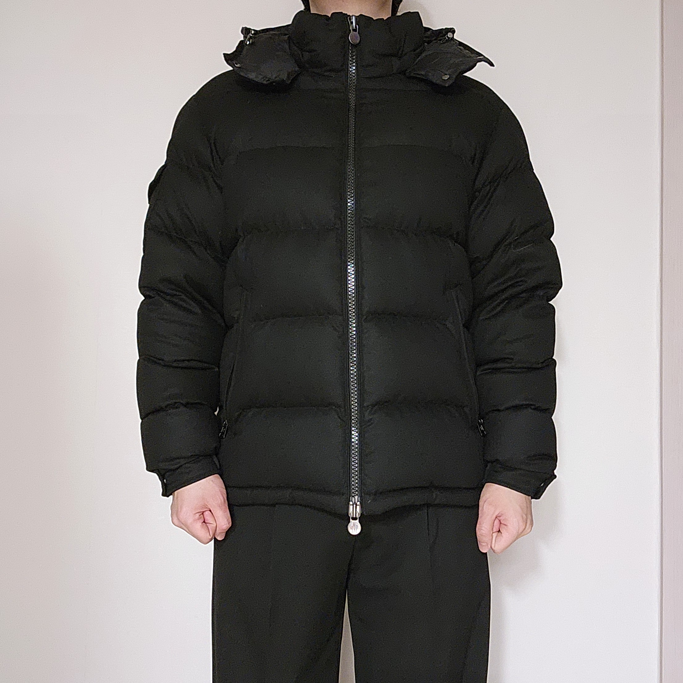 Moncler Montgenevre Short Down Jacket Black - 24FW 착용 스타일 - 1
