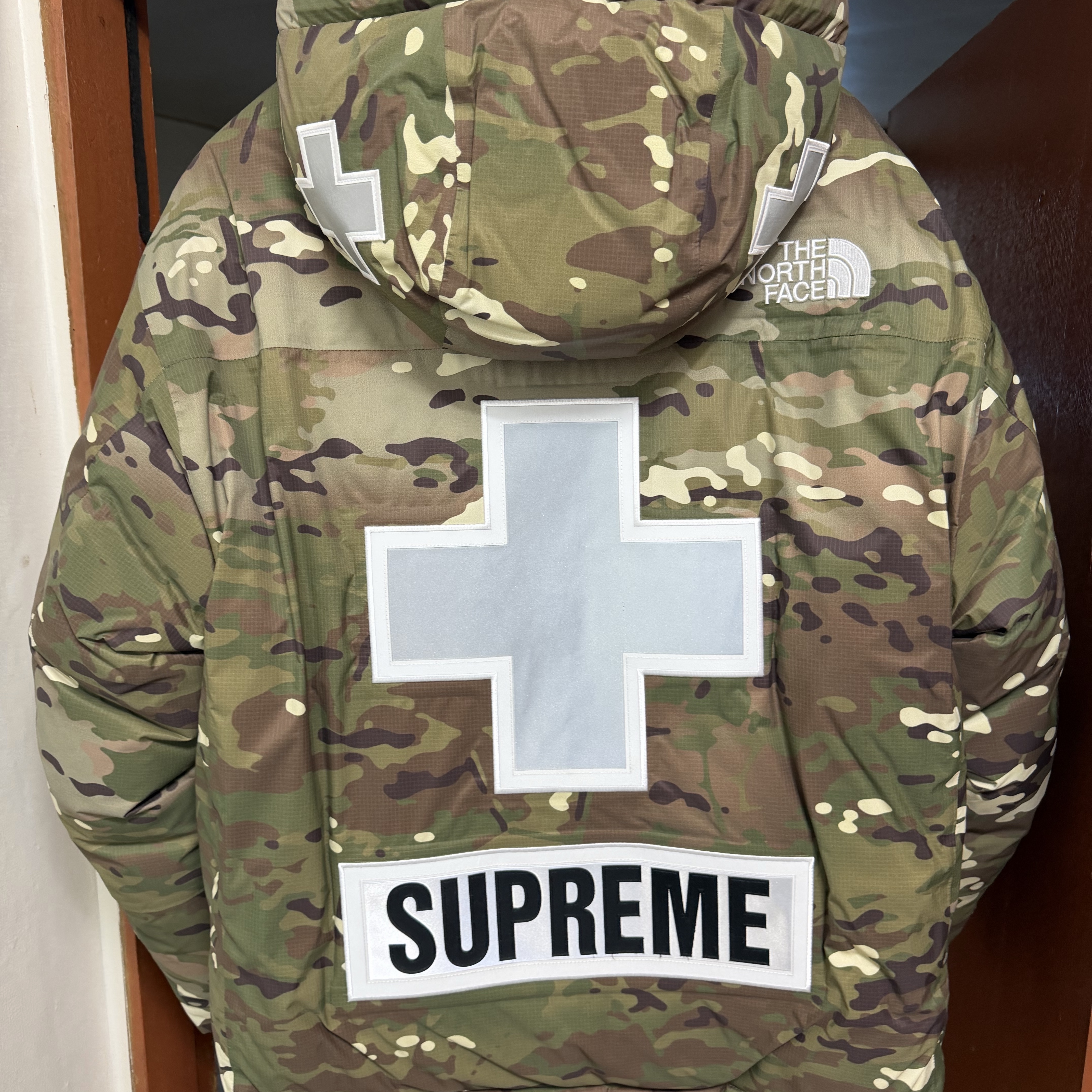 Supreme x The North Face Summit Series Rescue Baltoro Jacket Multi Camo - 22SS 착용 스타일 - 3