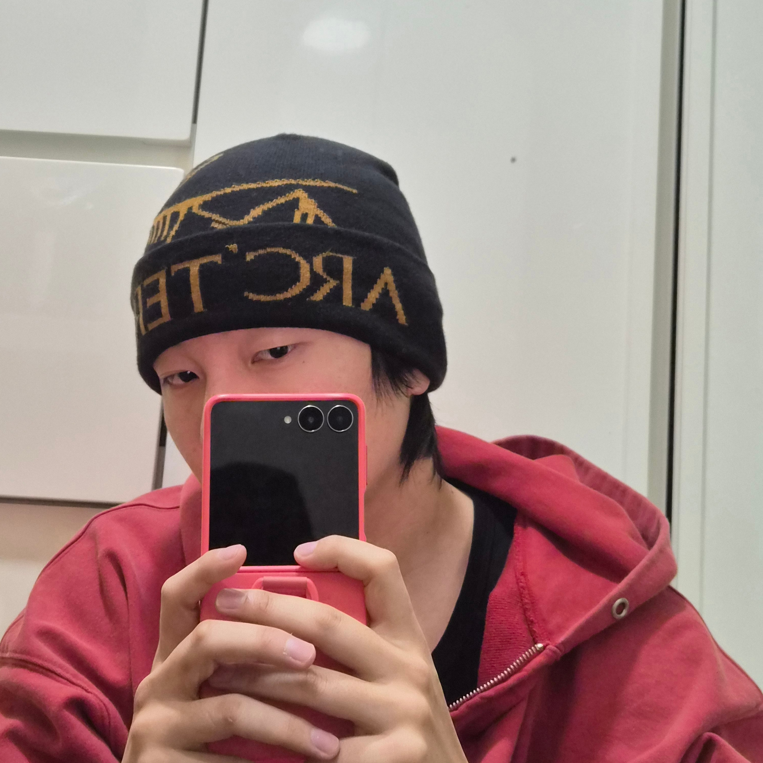 Arc'teryx Bird Word Toque 24K Black, Suade Cropped Washed Hood Zip Up Red 착용 스타일 - 2