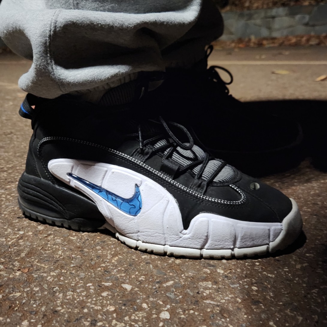 Nike Air Max Penny Varsity Royal and Black, Nike x Stussy NRG Fleece Pants Dark Grey Heather (DO9340-063) 착용 스타일 - 2