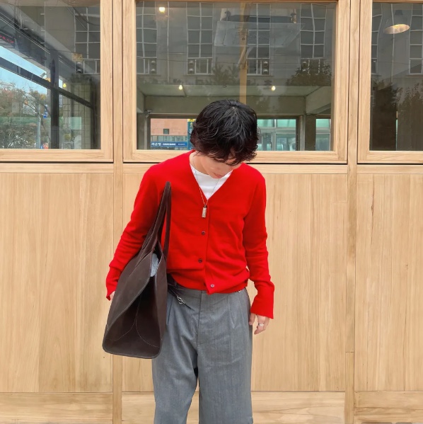 Blue Sunflower Bloom Rems Wool Cardigan Red 착용 스타일 - 2